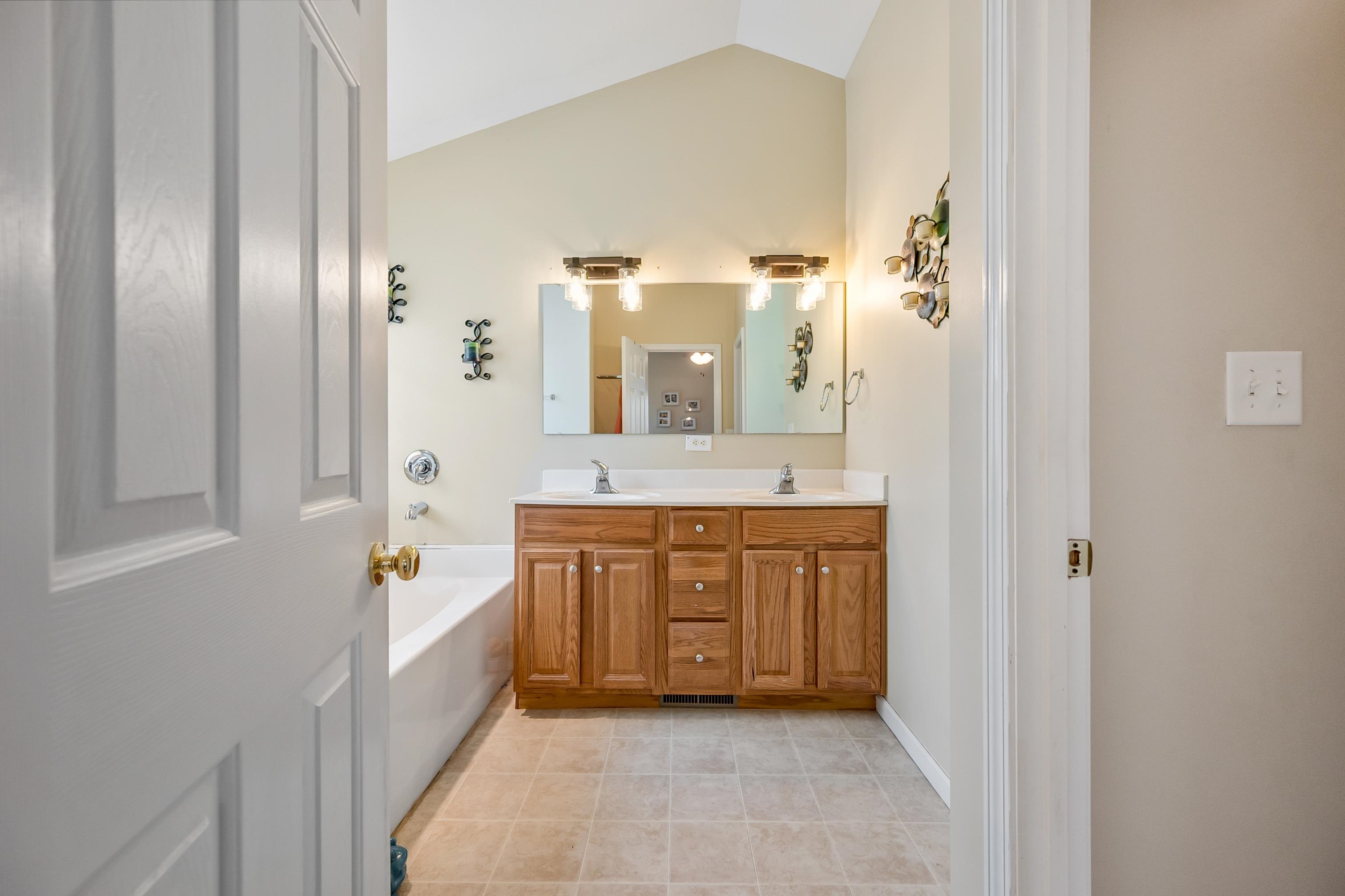 204 HEARTWOOD Crossing