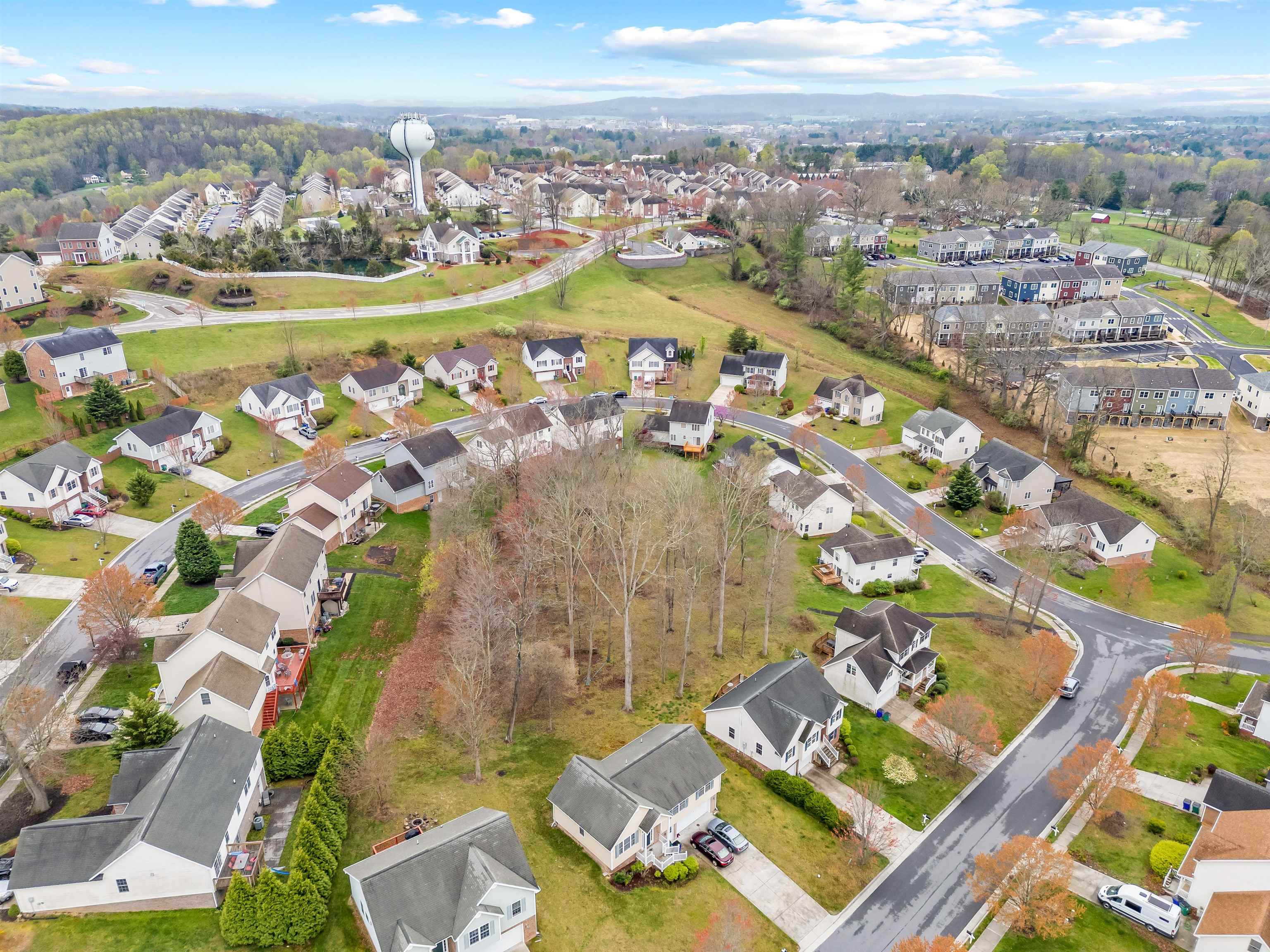 204 HEARTWOOD Crossing