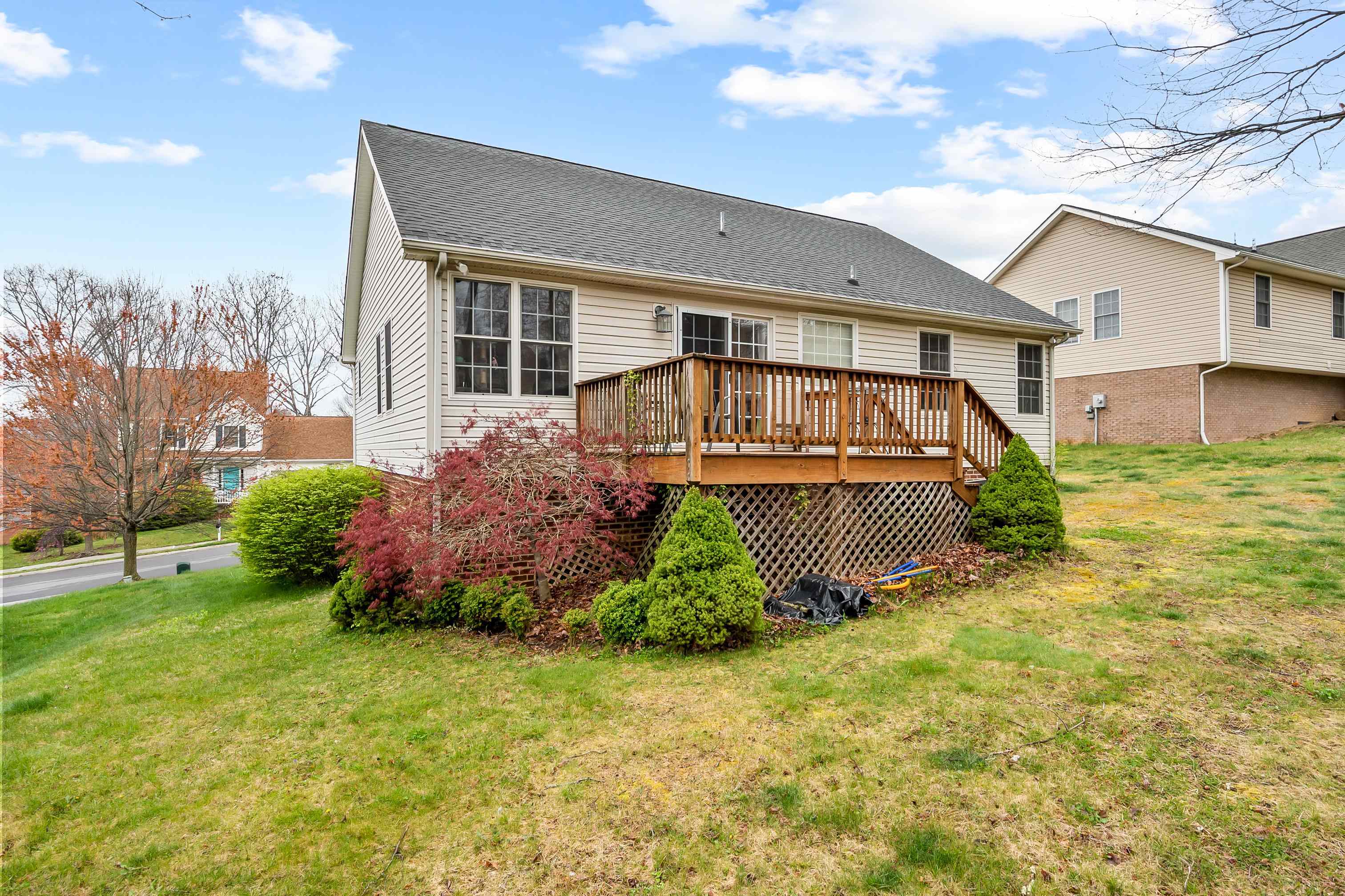 204 HEARTWOOD Crossing