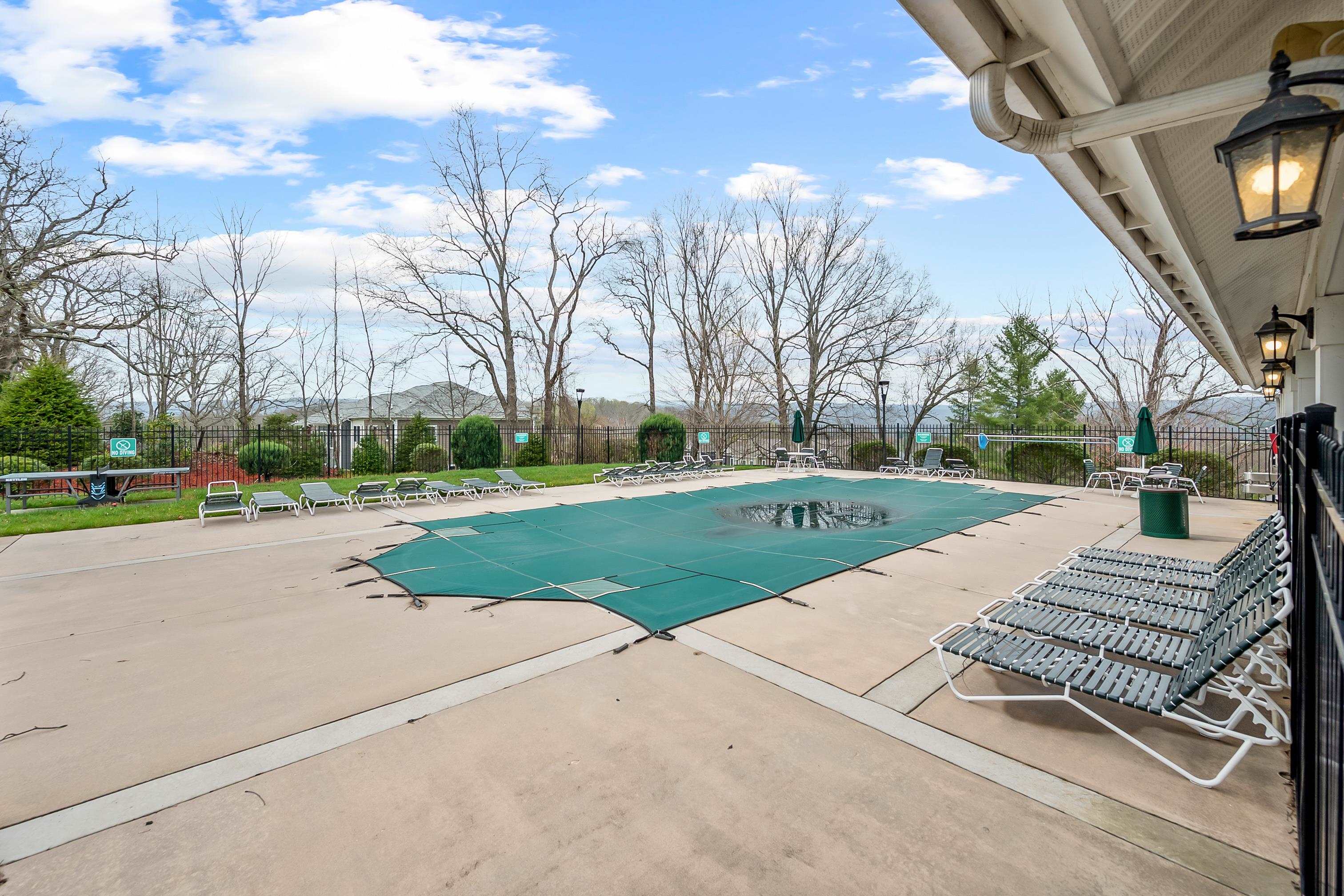 204 HEARTWOOD Crossing