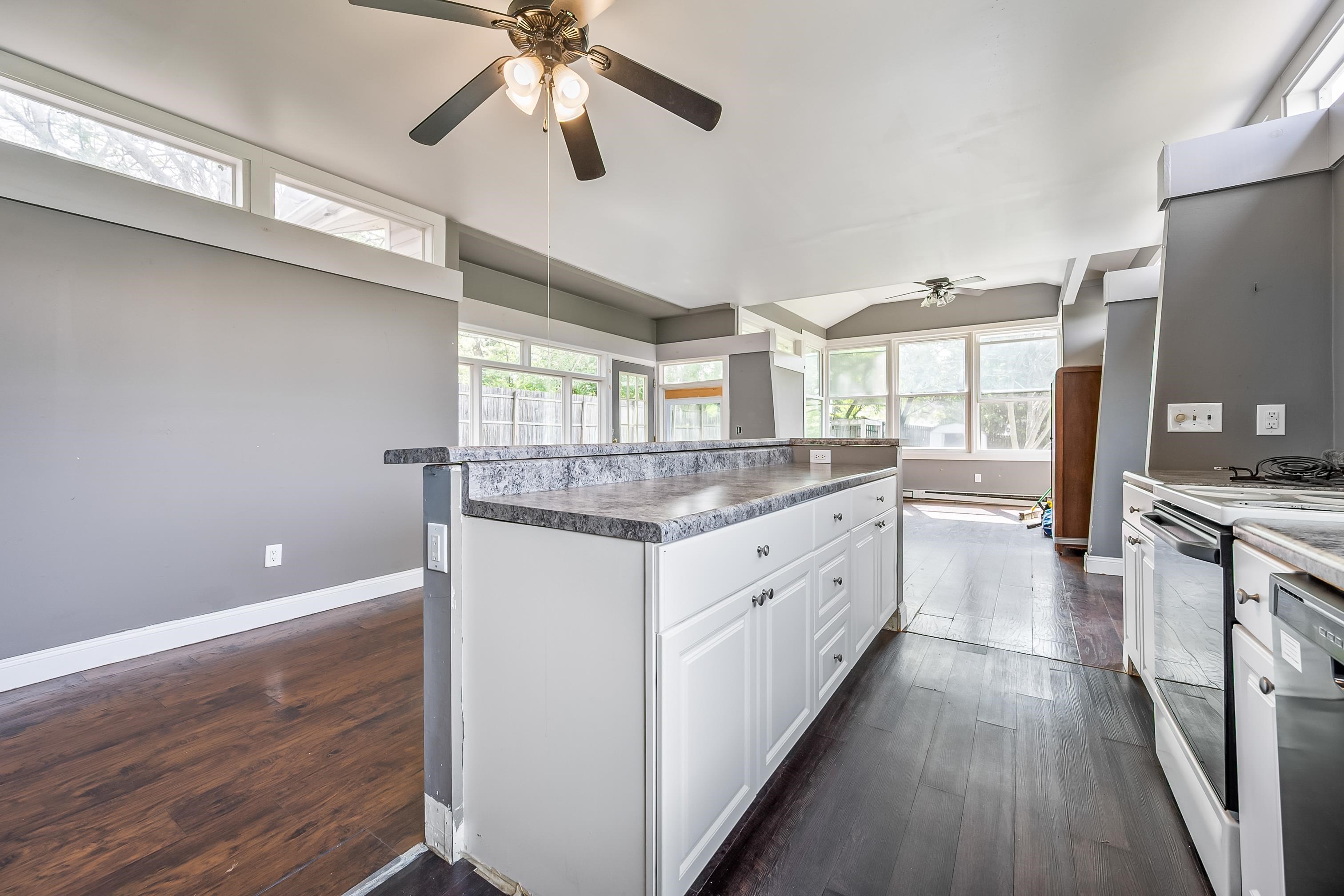 60 2ND Street SW