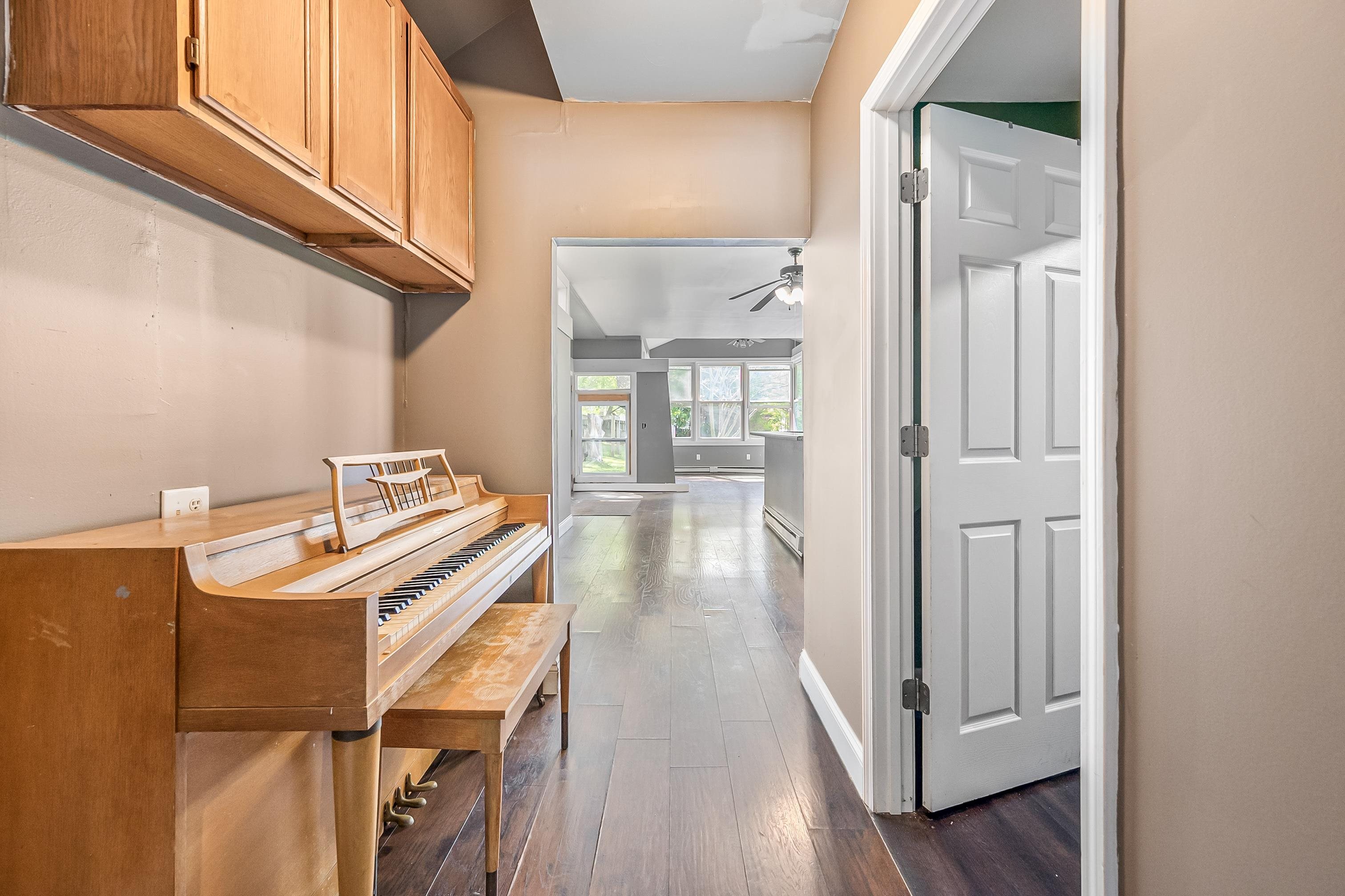 60 2ND Street SW