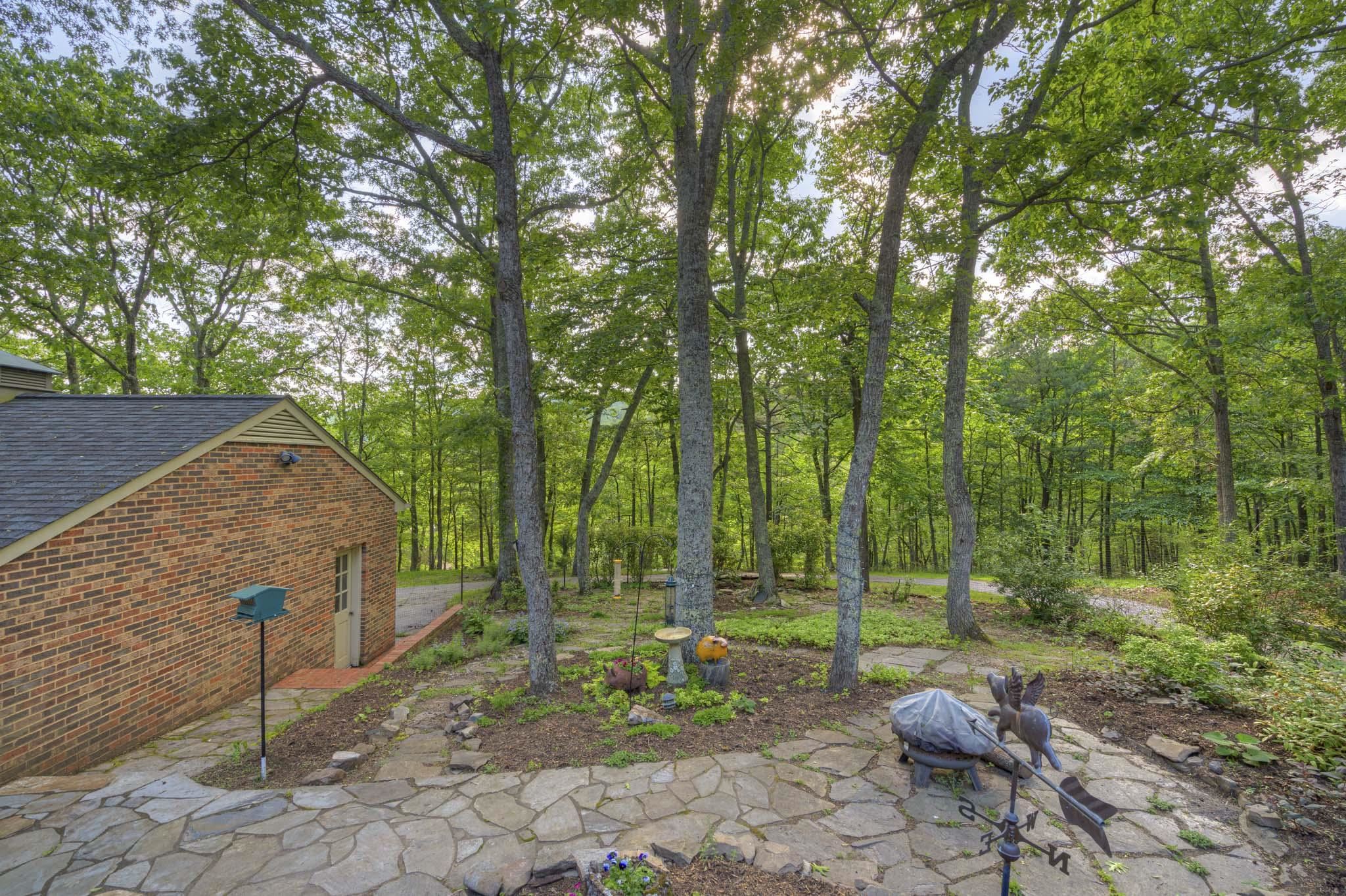 3415 Laurel Drive