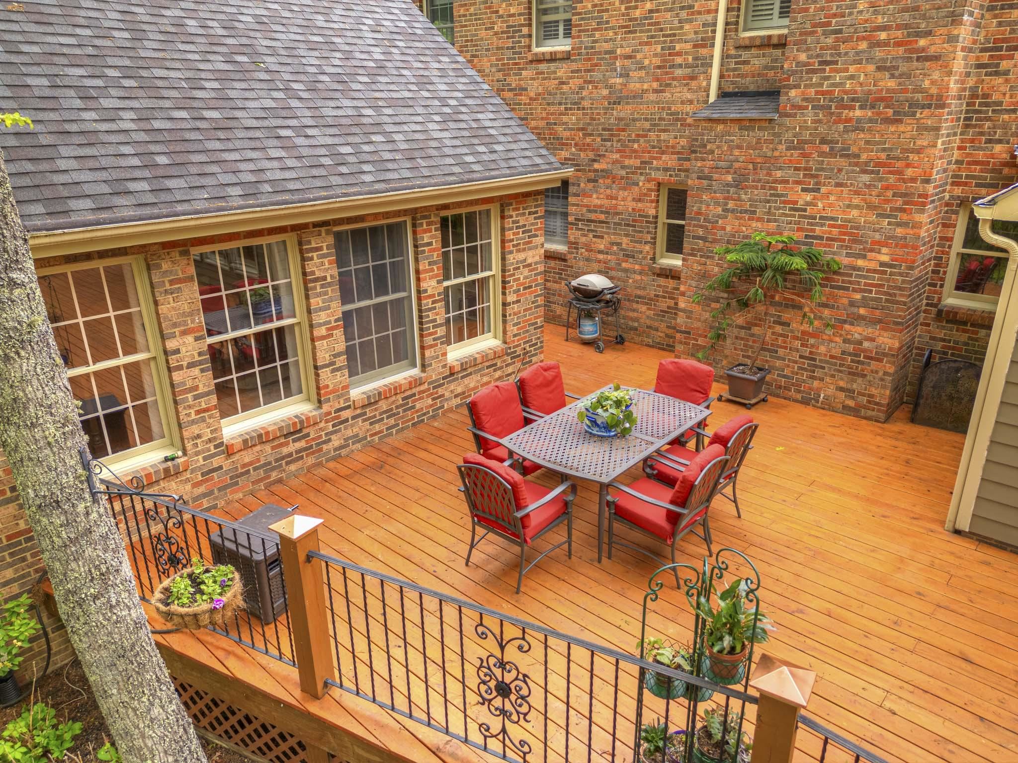 3415 Laurel Drive
