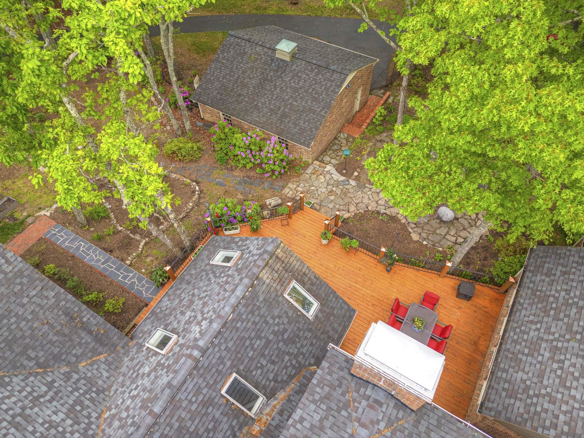 3415 Laurel Drive