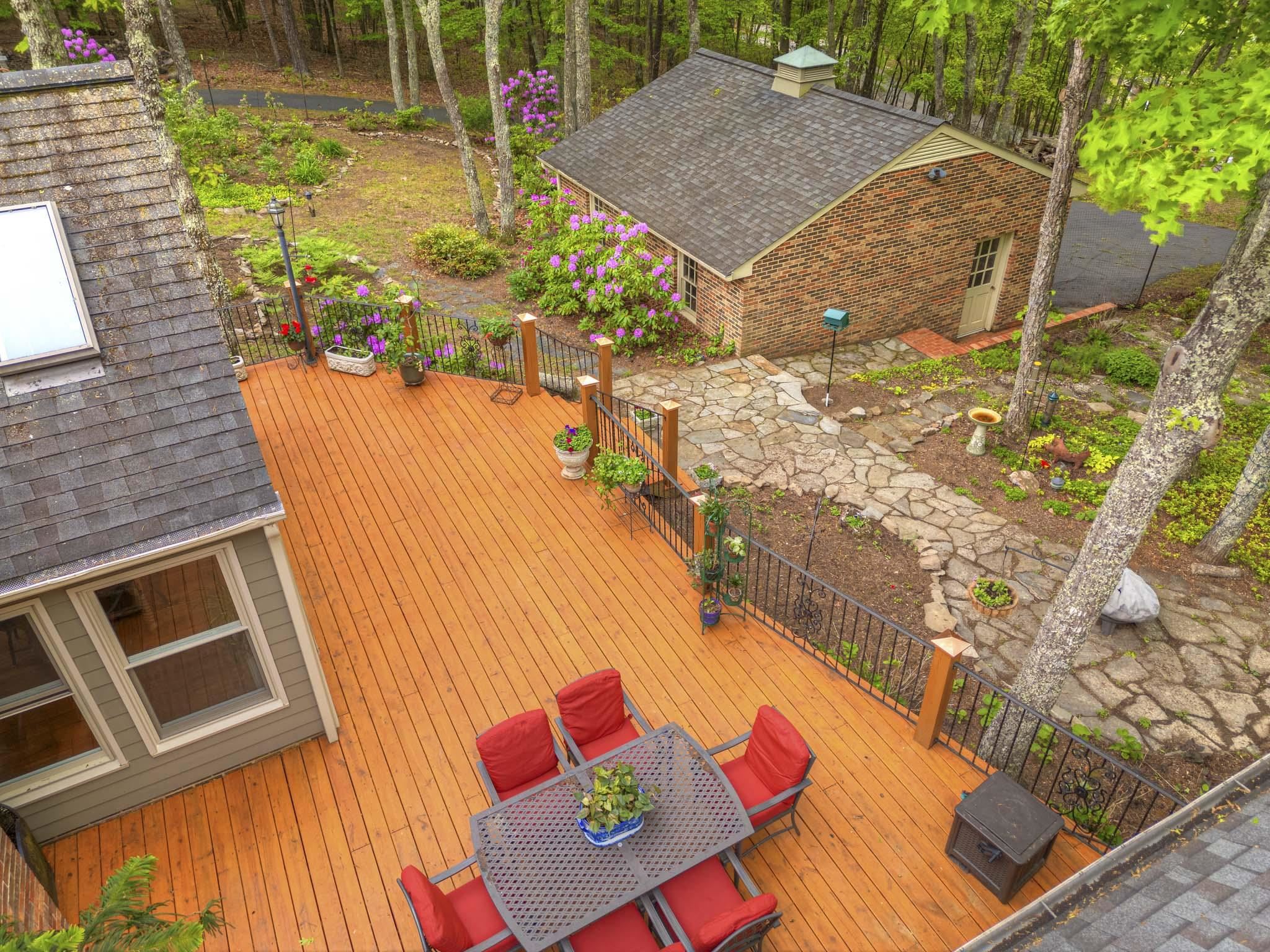 3415 Laurel Drive