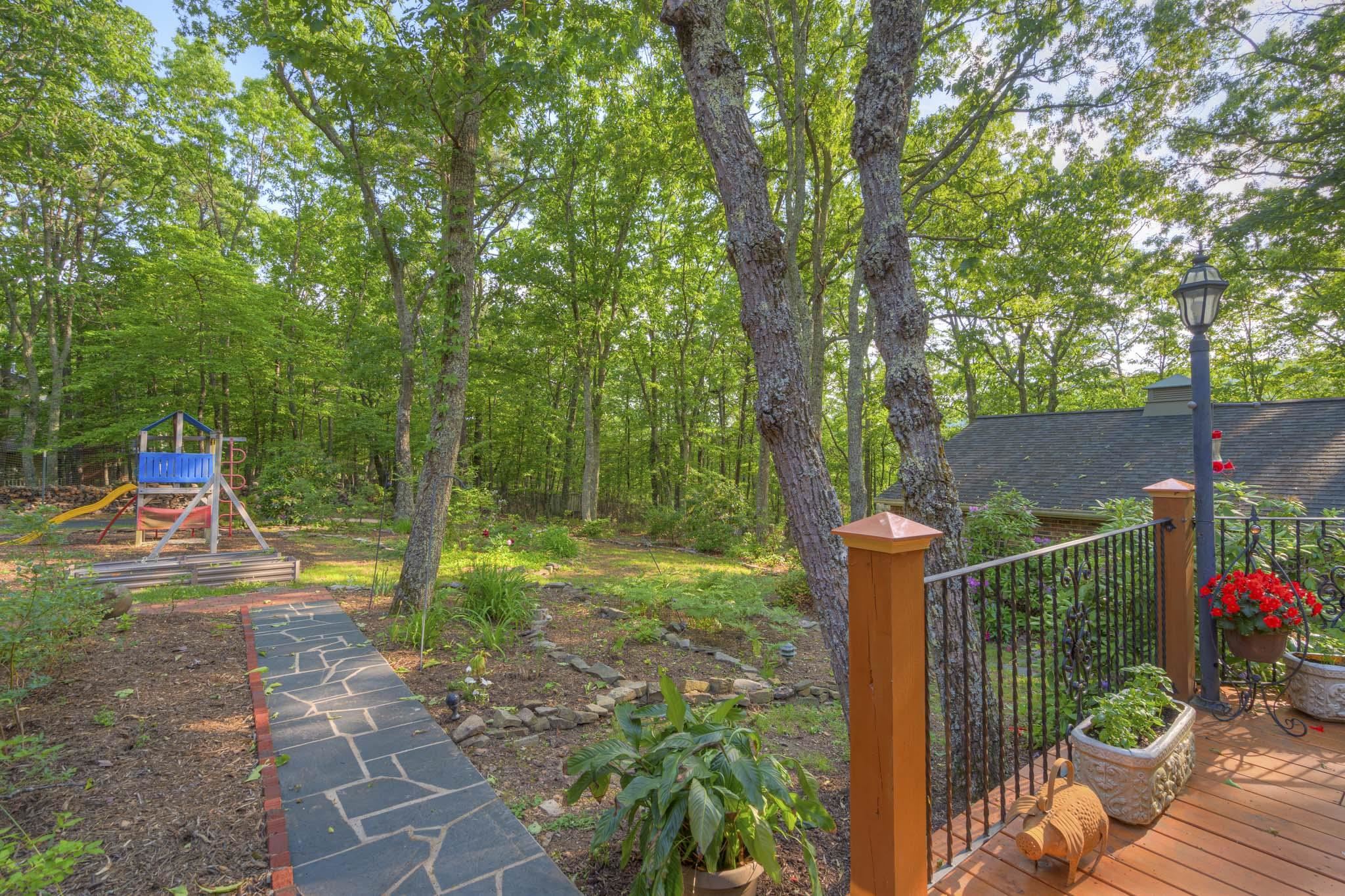 3415 Laurel Drive