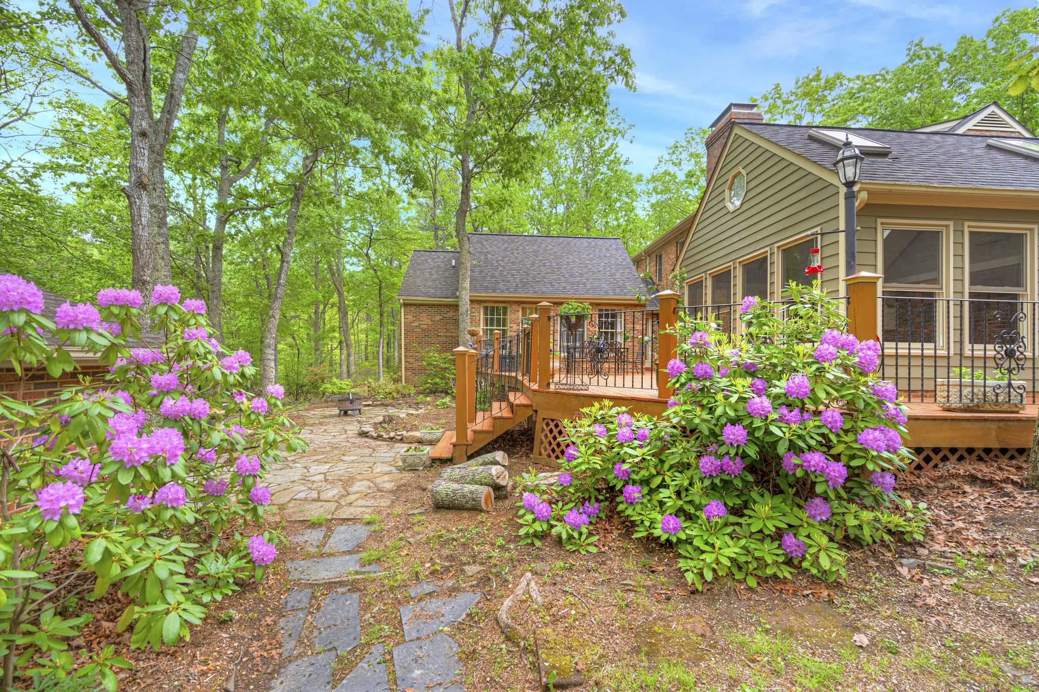 3415 Laurel Drive