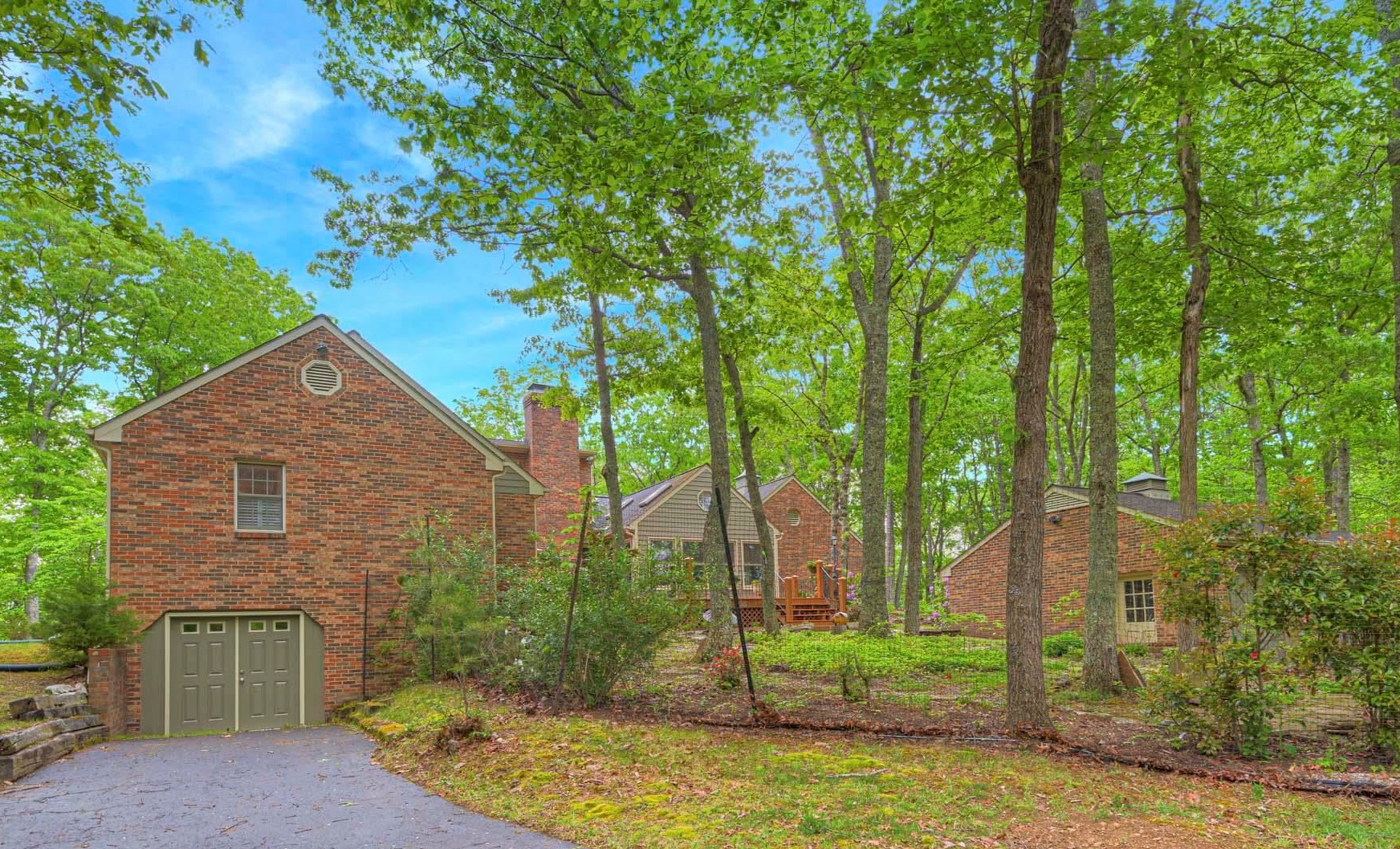 3415 Laurel Drive