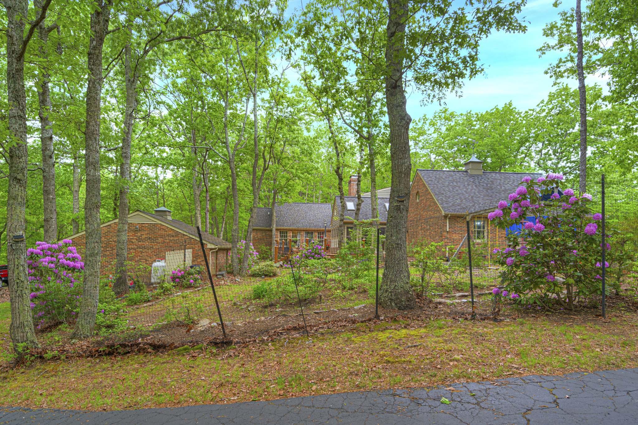 3415 Laurel Drive