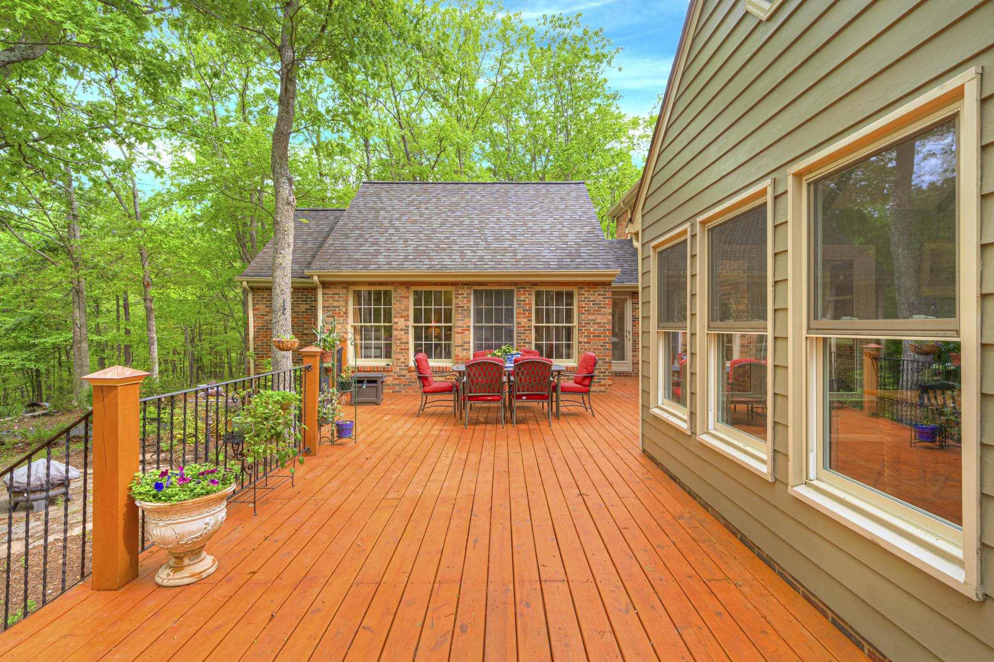 3415 Laurel Drive
