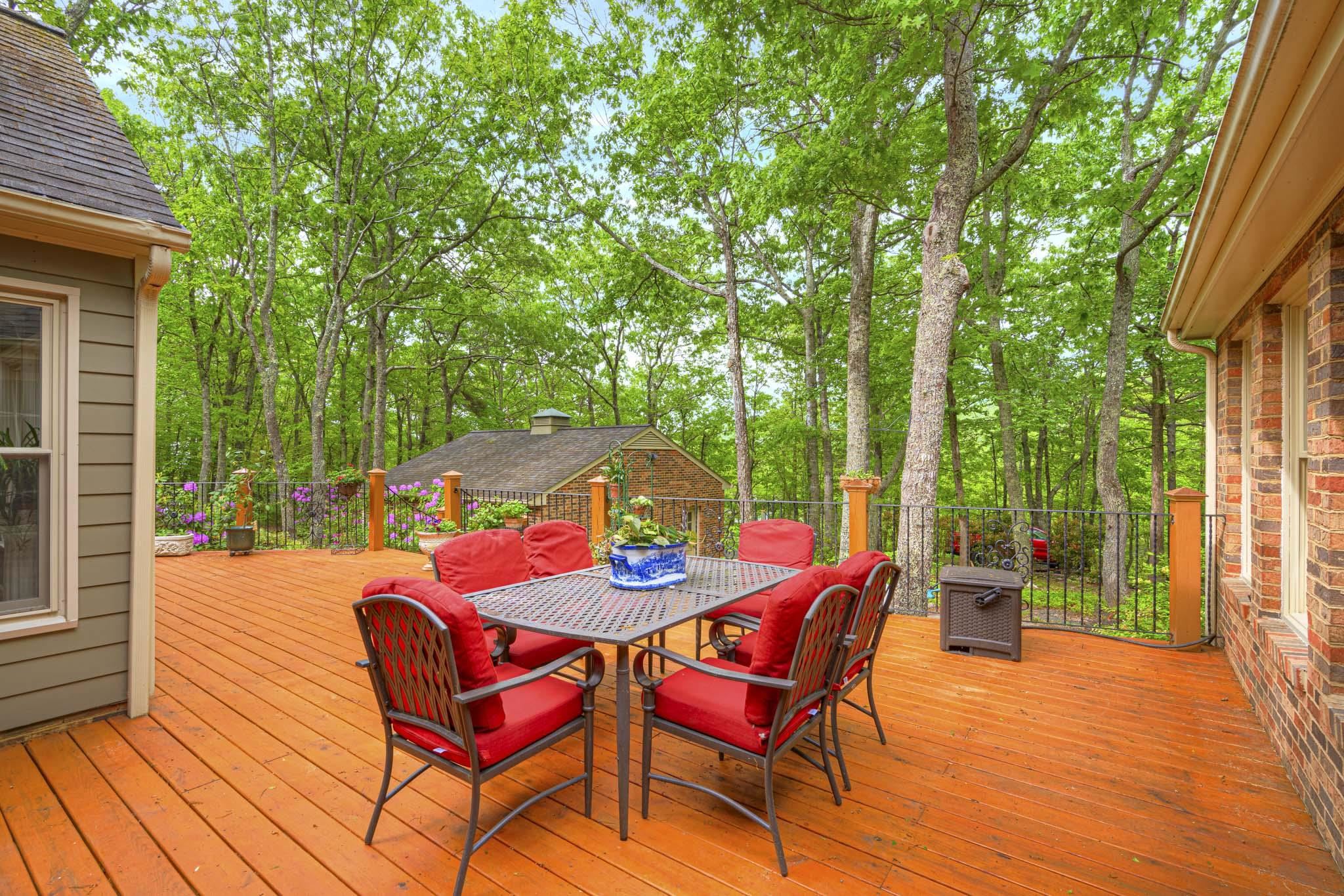 3415 Laurel Drive