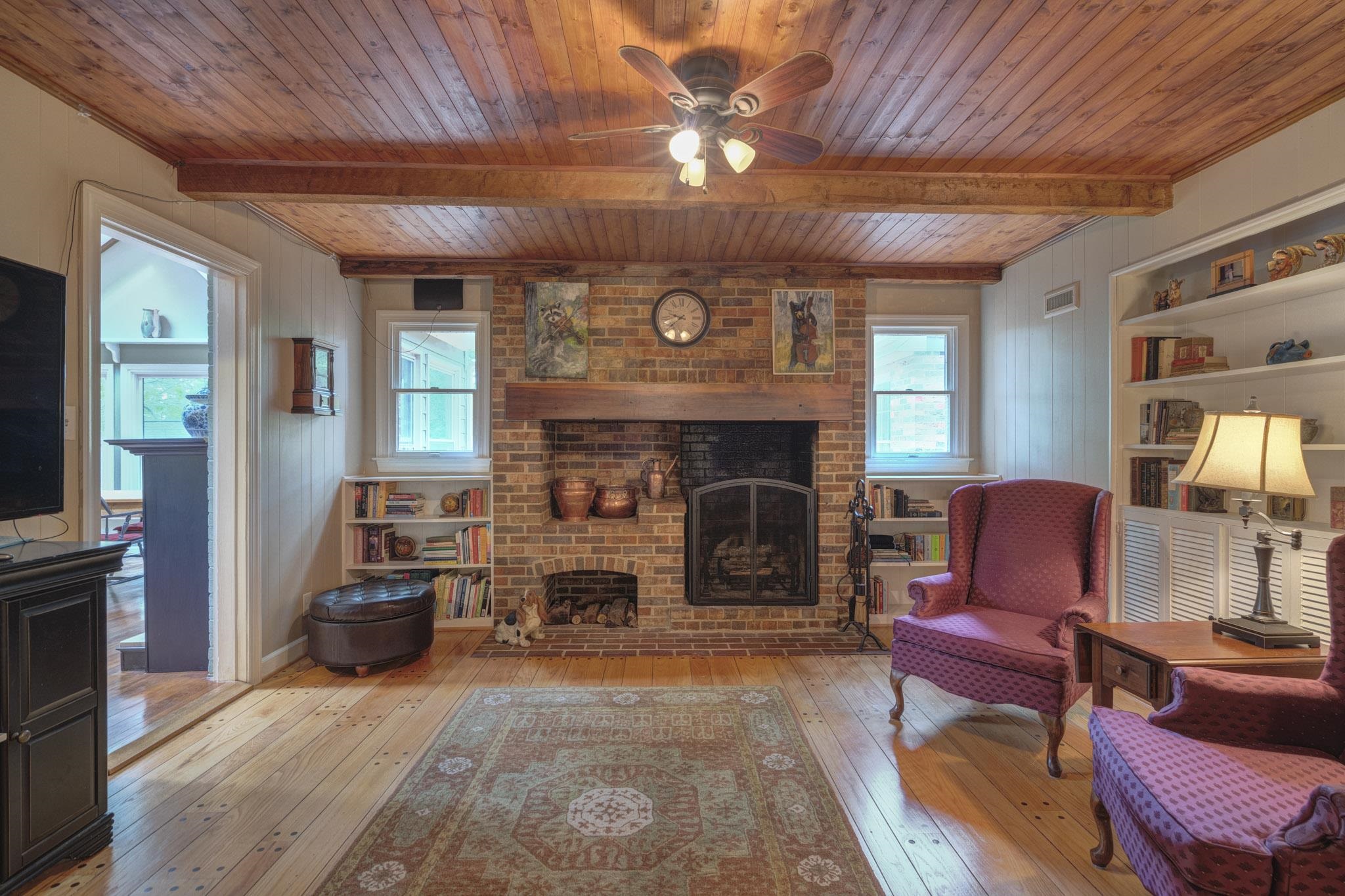 3415 Laurel Drive