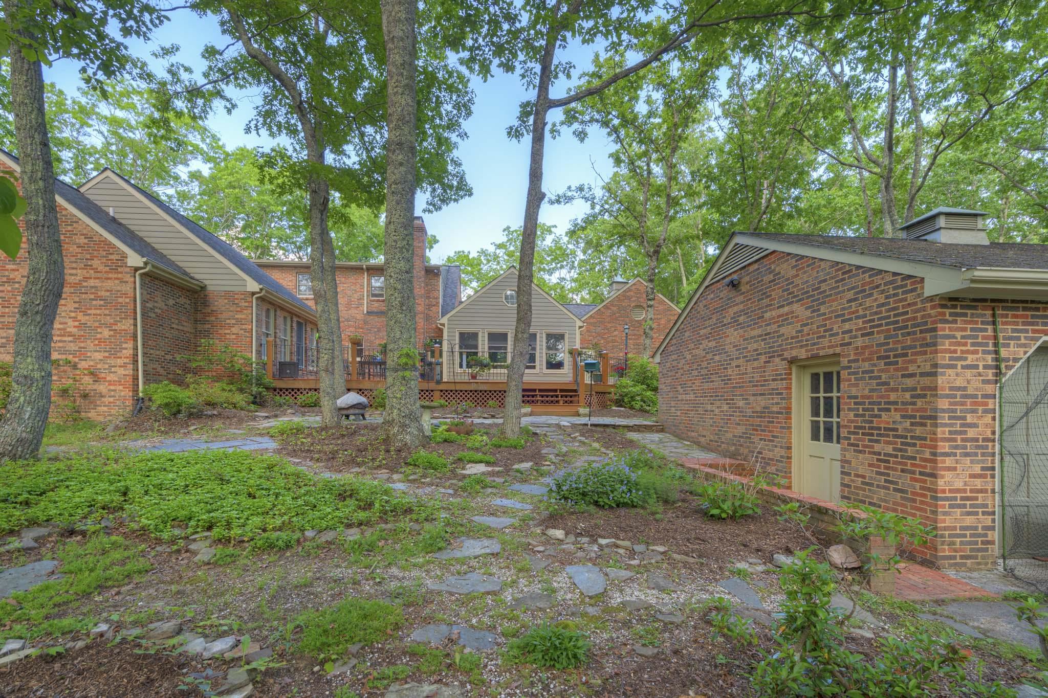 3415 Laurel Drive