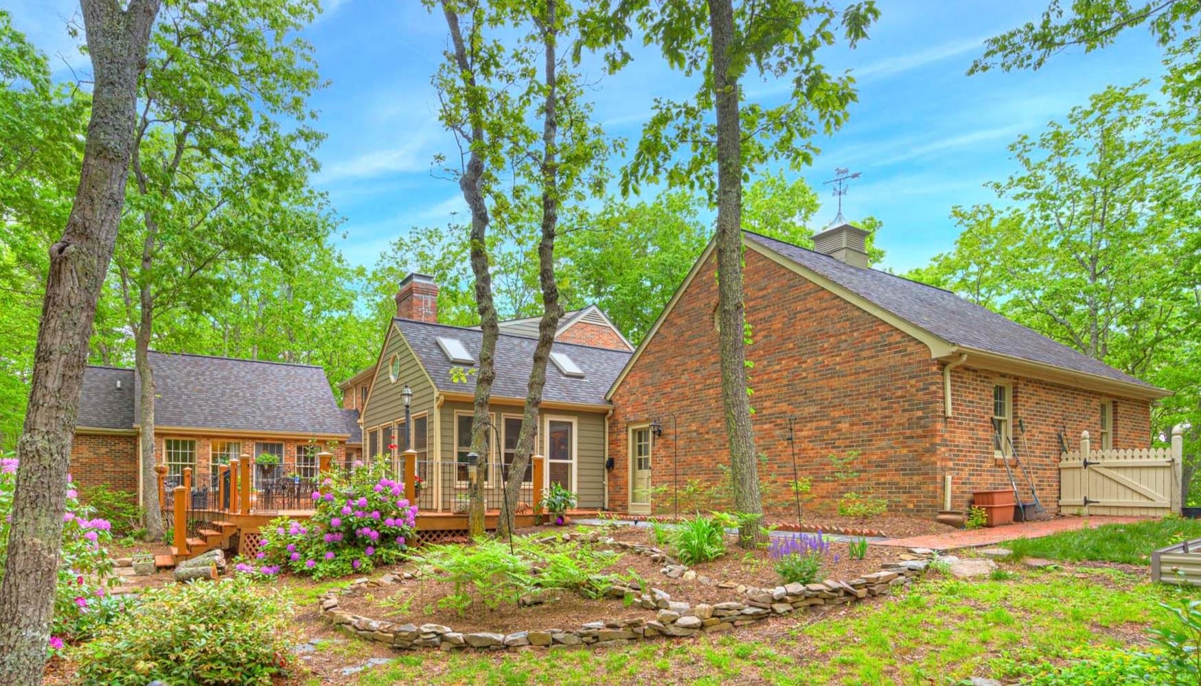 3415 Laurel Drive