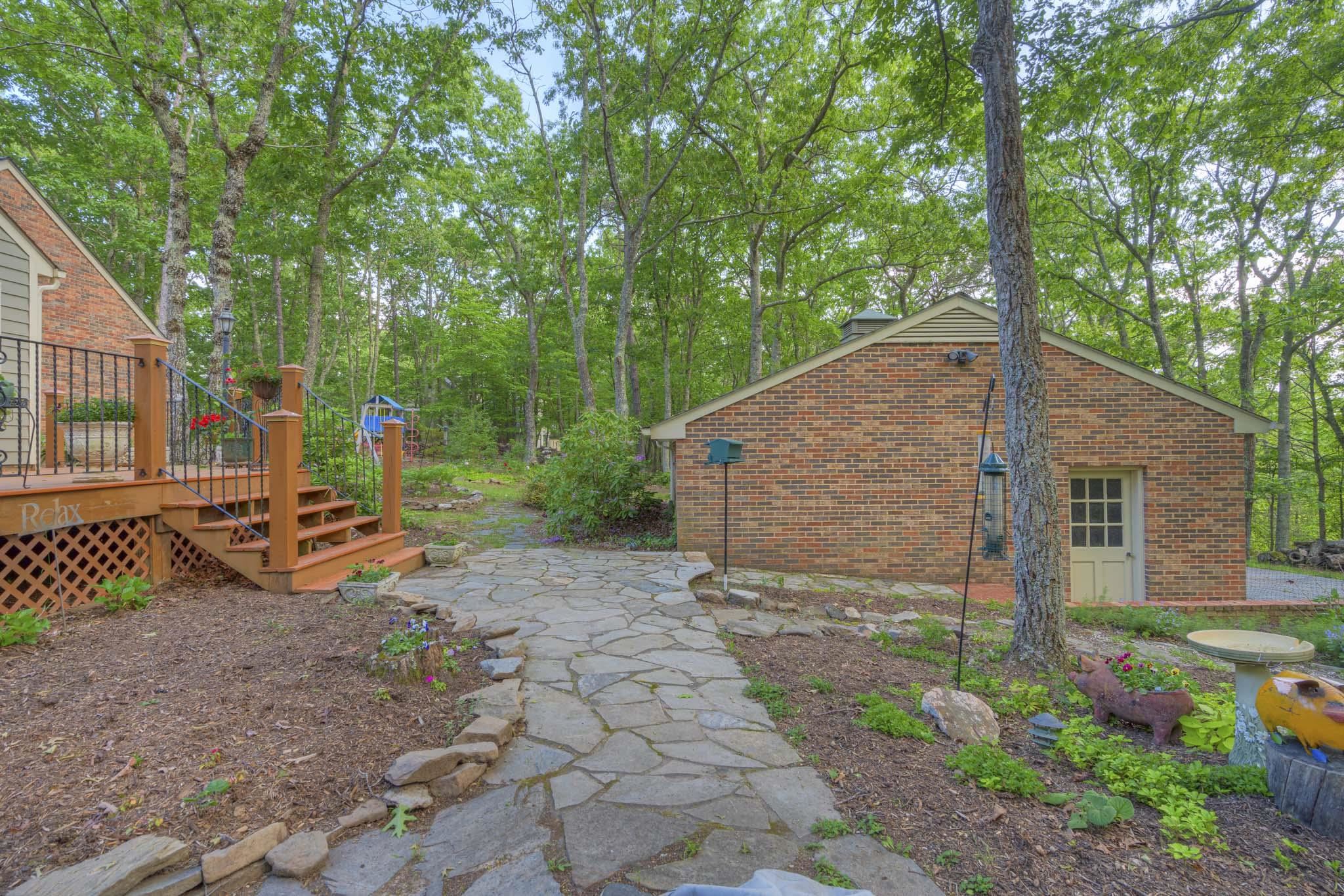 3415 Laurel Drive