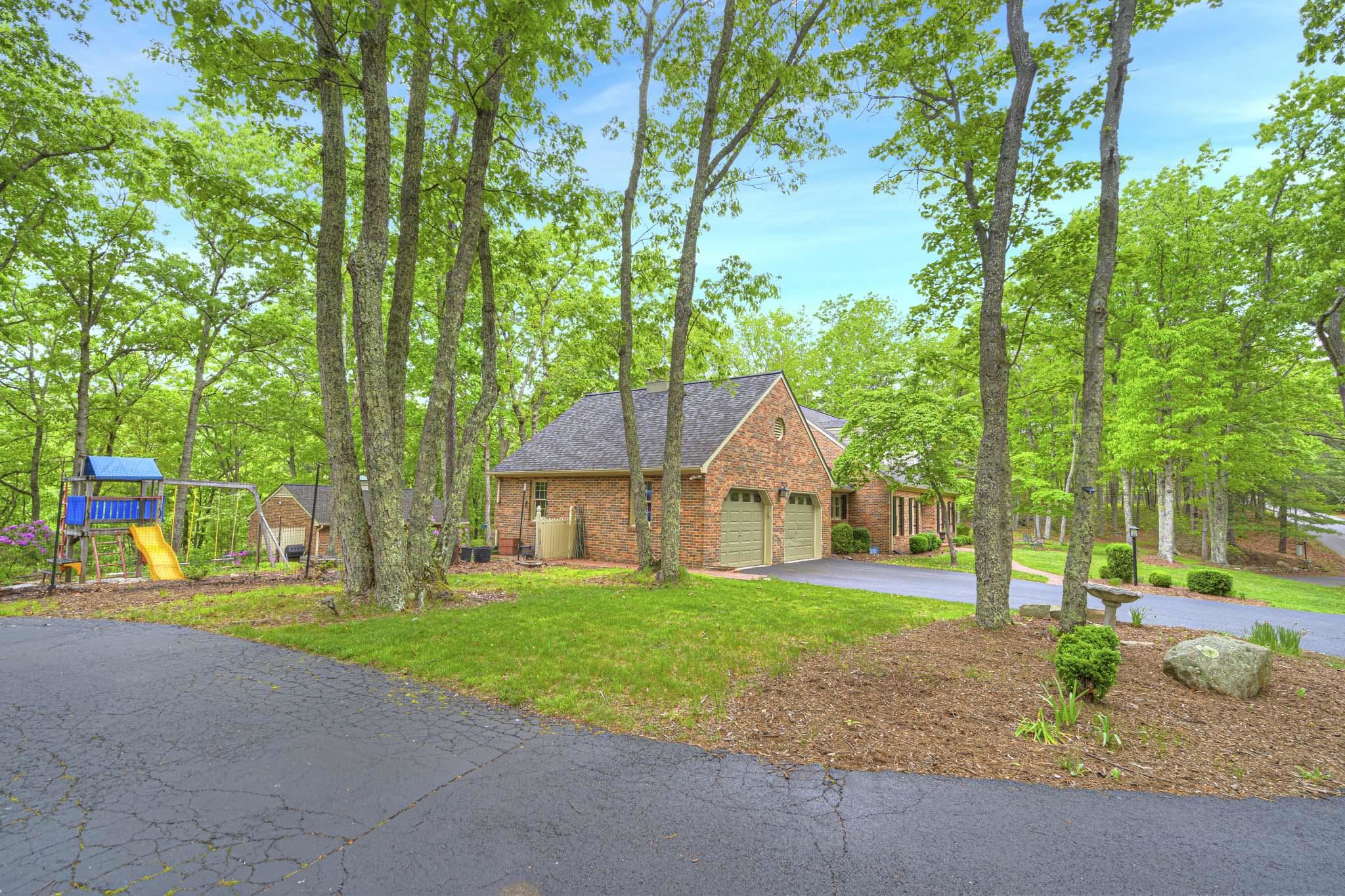 3415 Laurel Drive
