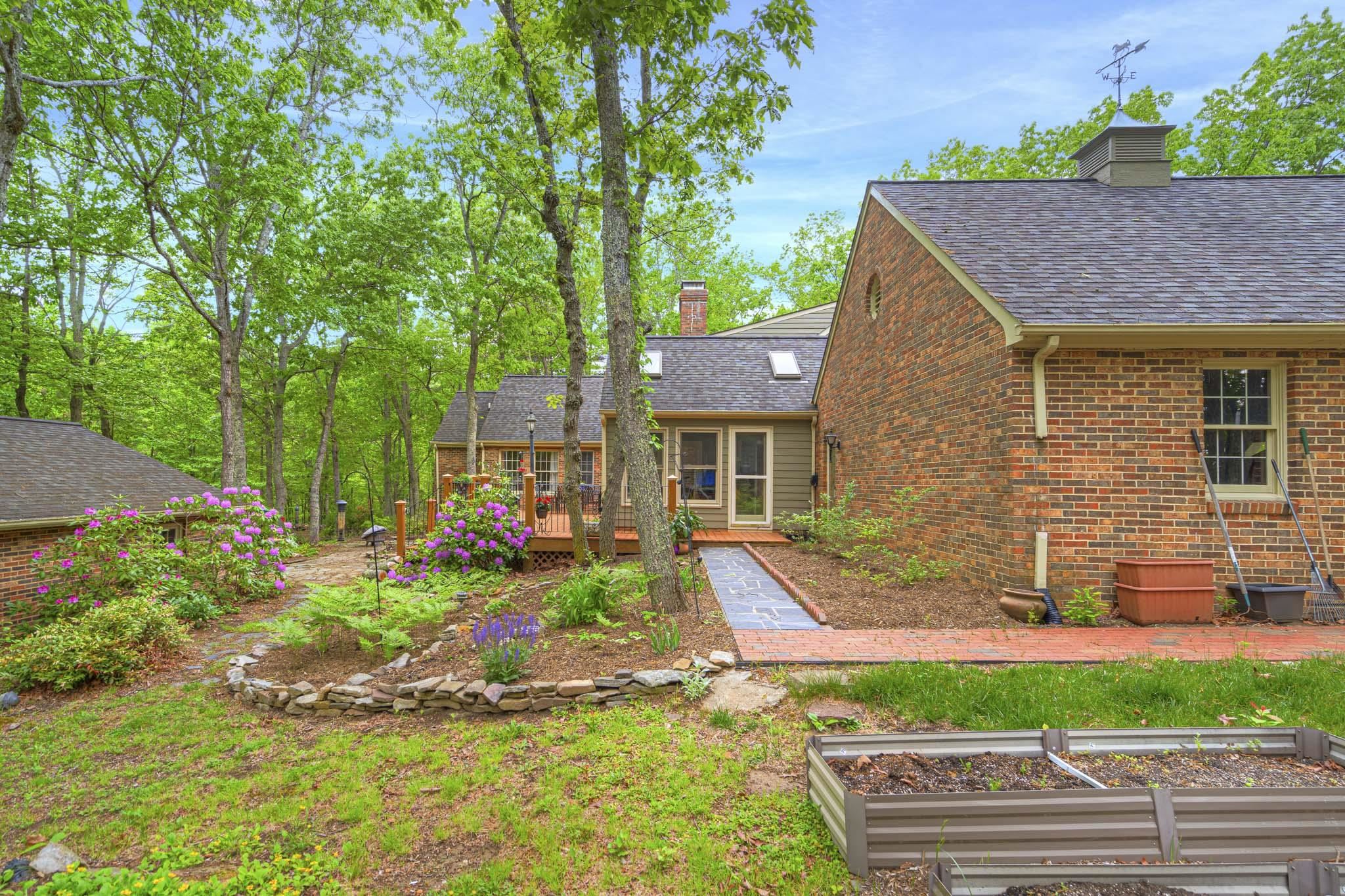 3415 Laurel Drive