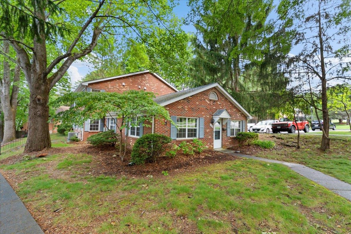 460 Charles Street 460