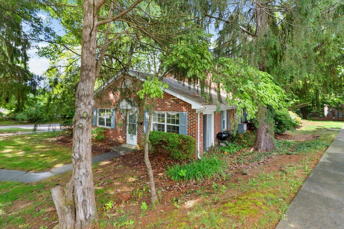 460 Charles Street 460