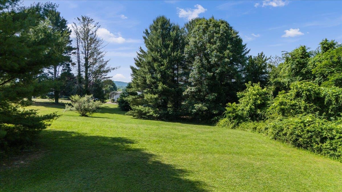 372 Somerset Drive