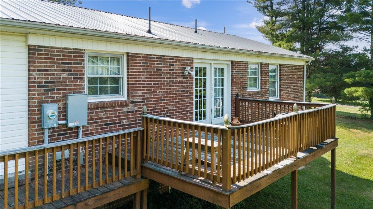 372 Somerset Drive