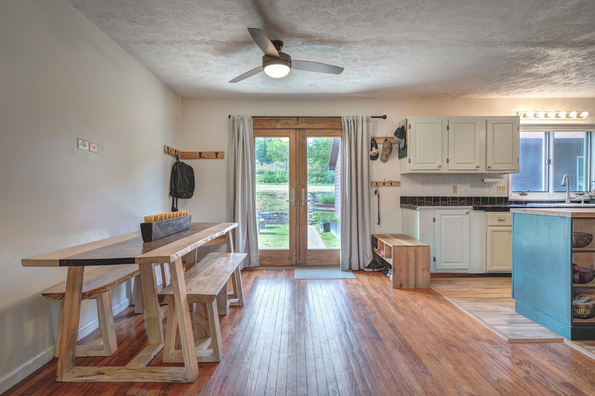 1074 Hightop Road