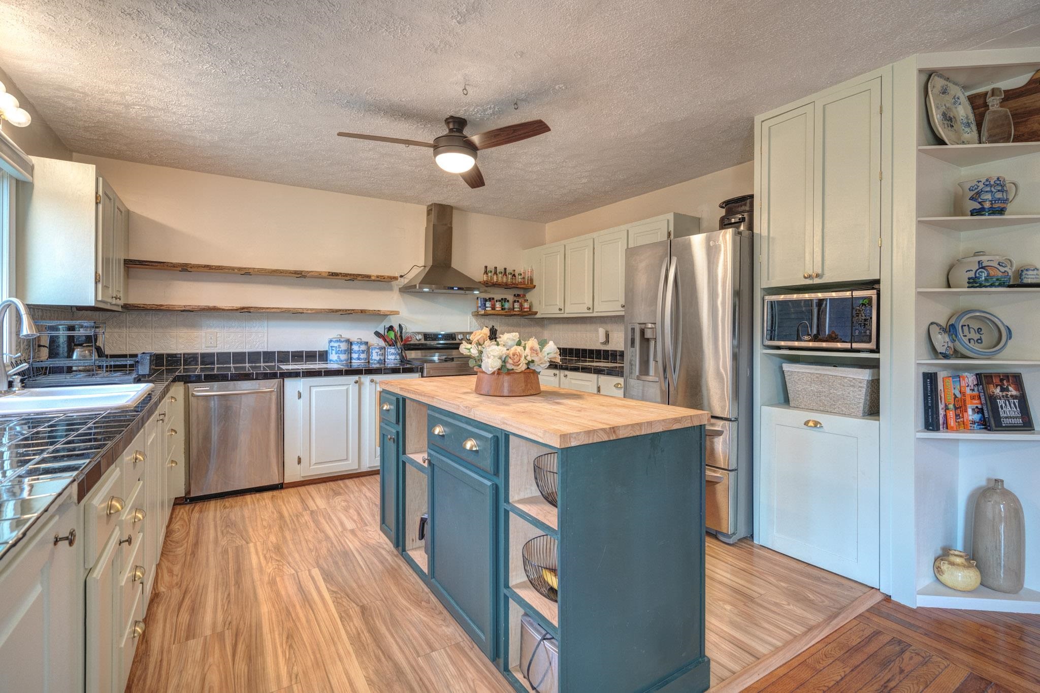 1074 Hightop Road