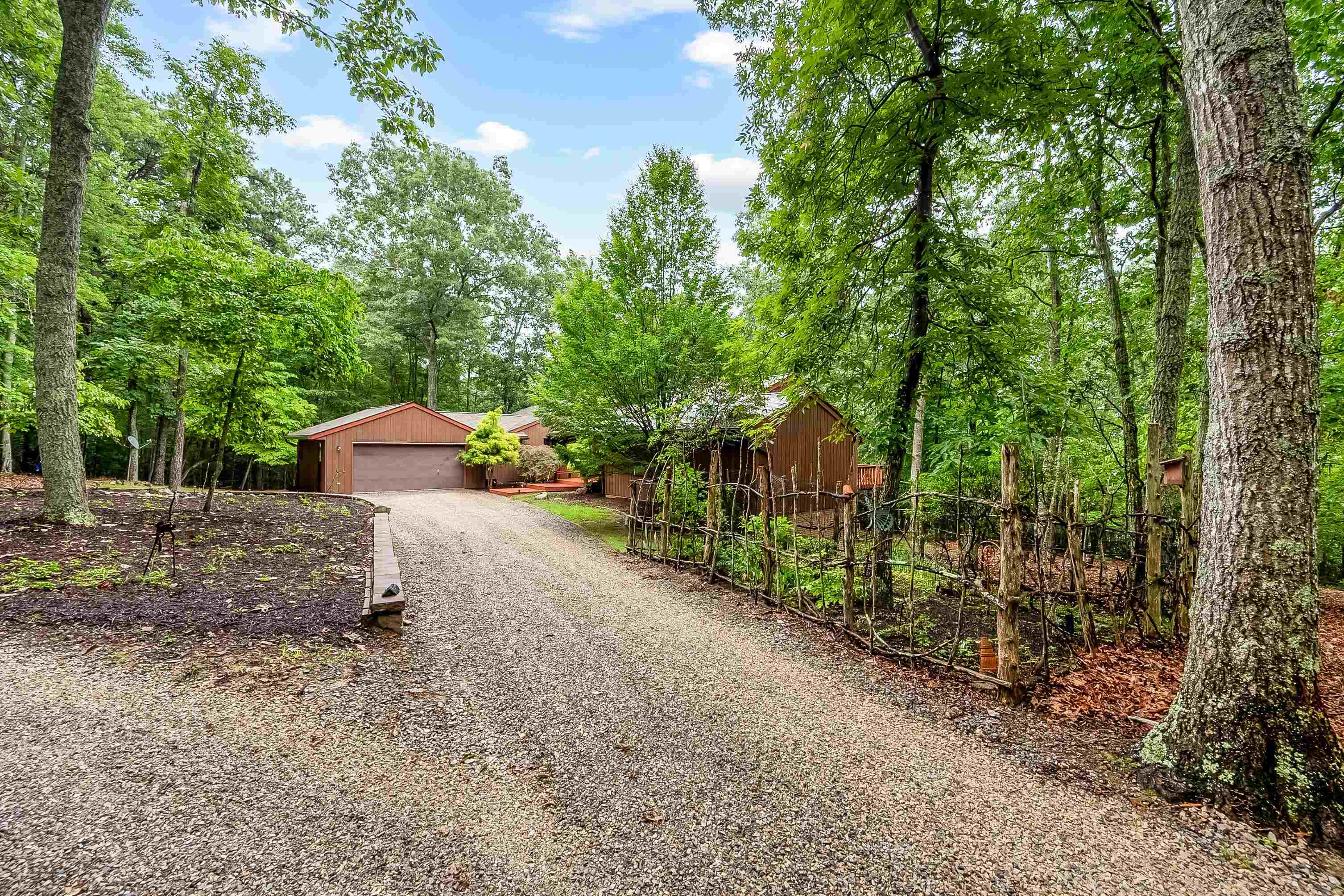 931 S JEFFERSON FOREST Lane