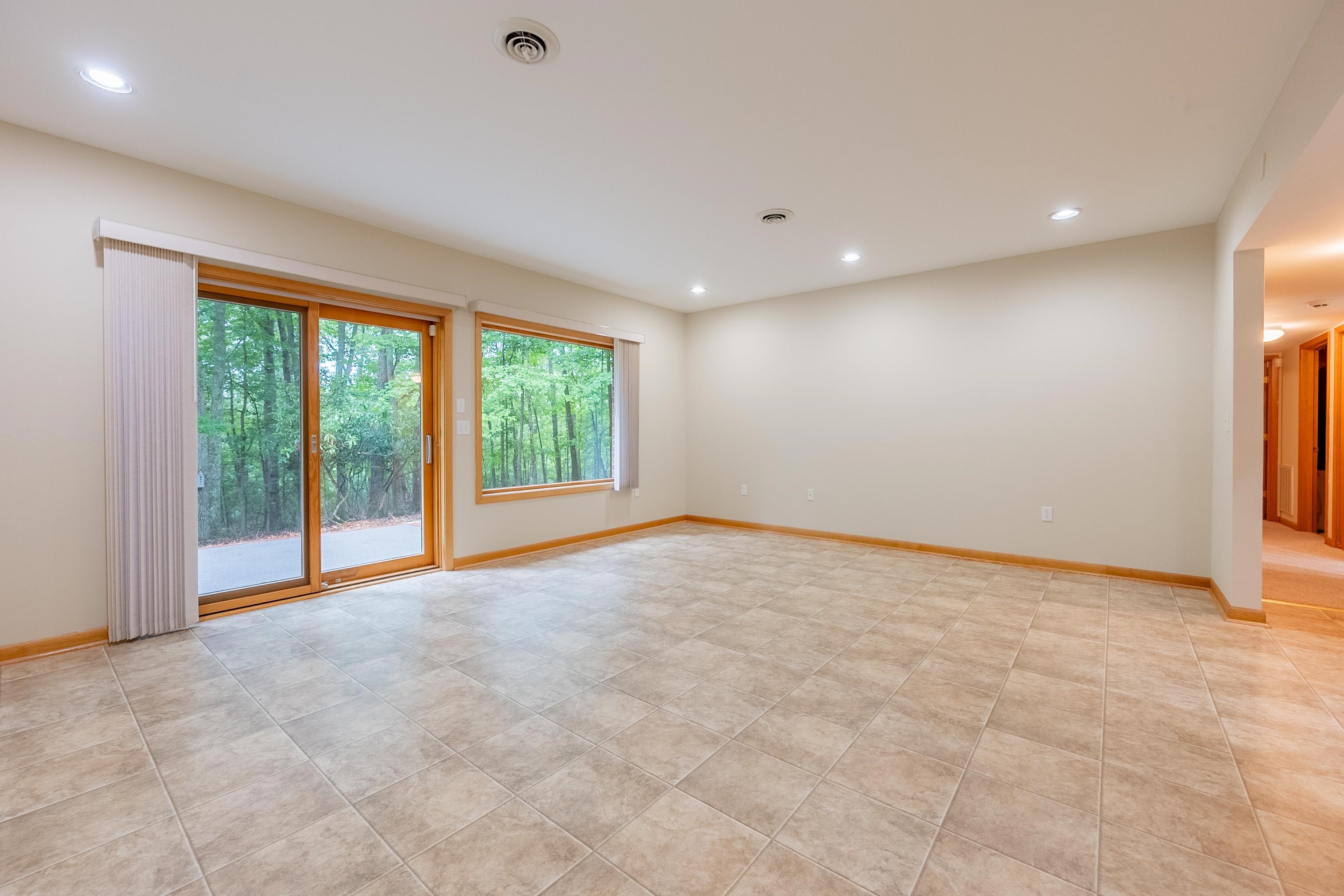 931 S JEFFERSON FOREST Lane