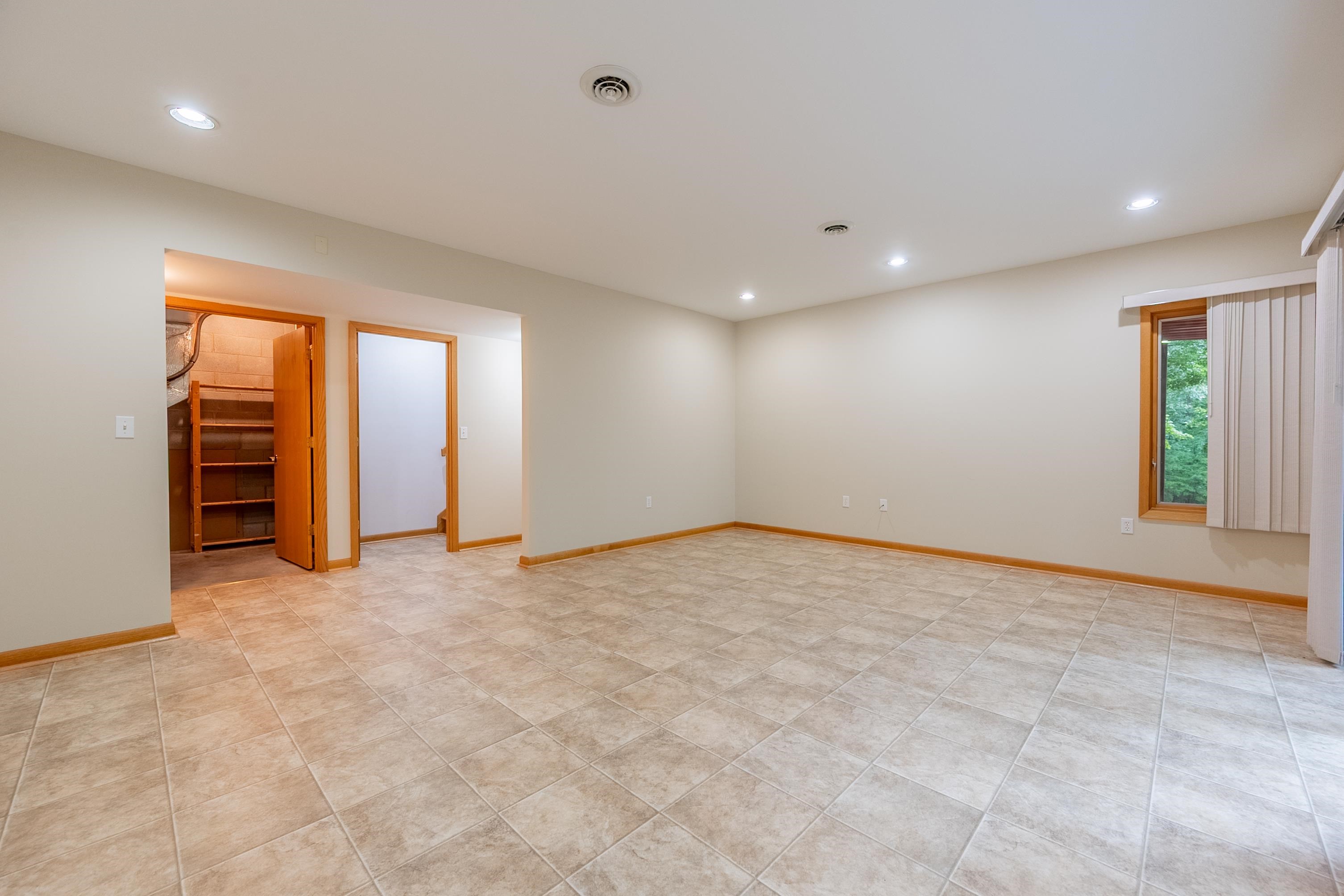 931 S JEFFERSON FOREST Lane