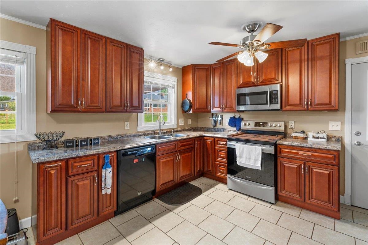 5664 Cleburne Boulevard