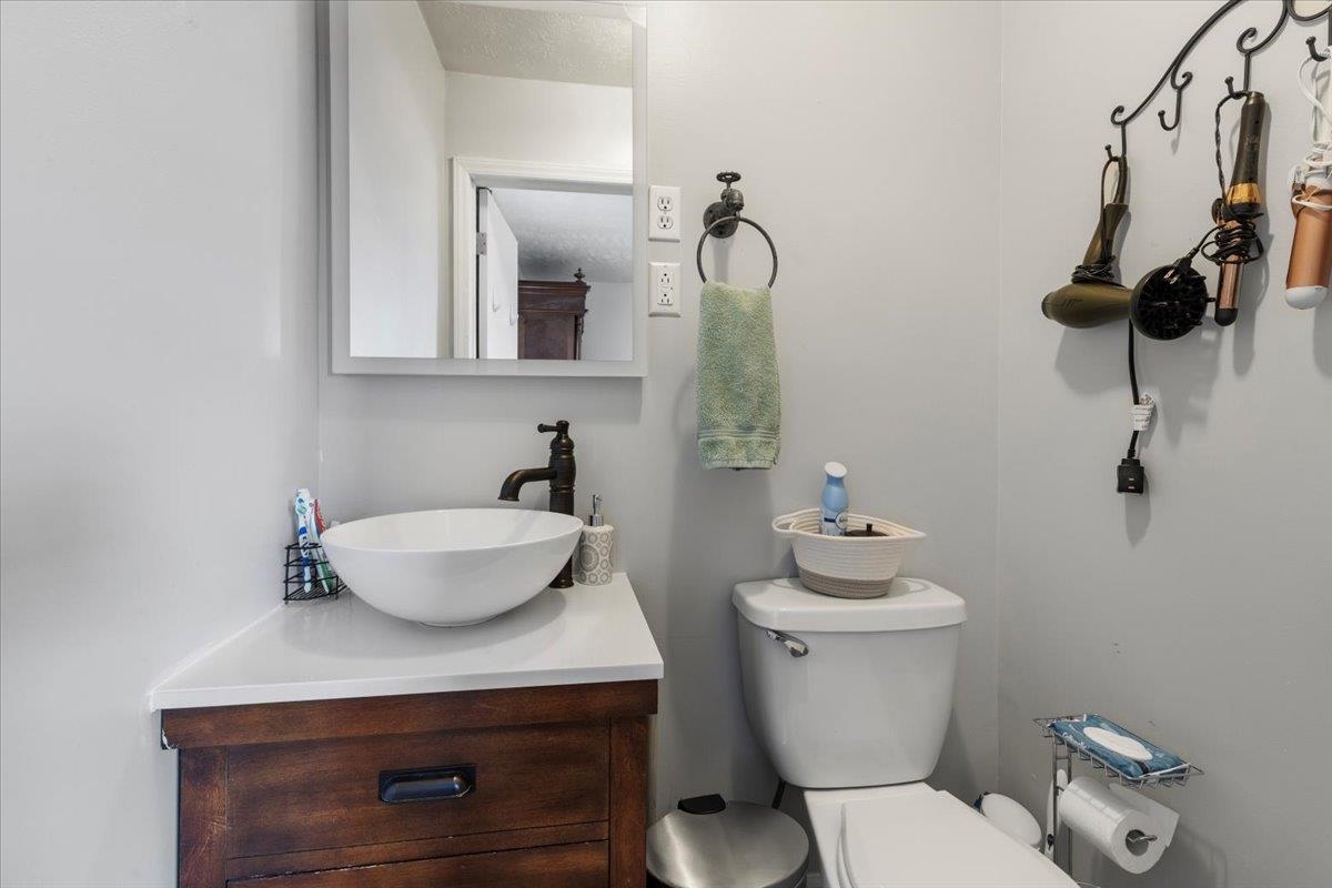 5664 Cleburne Boulevard