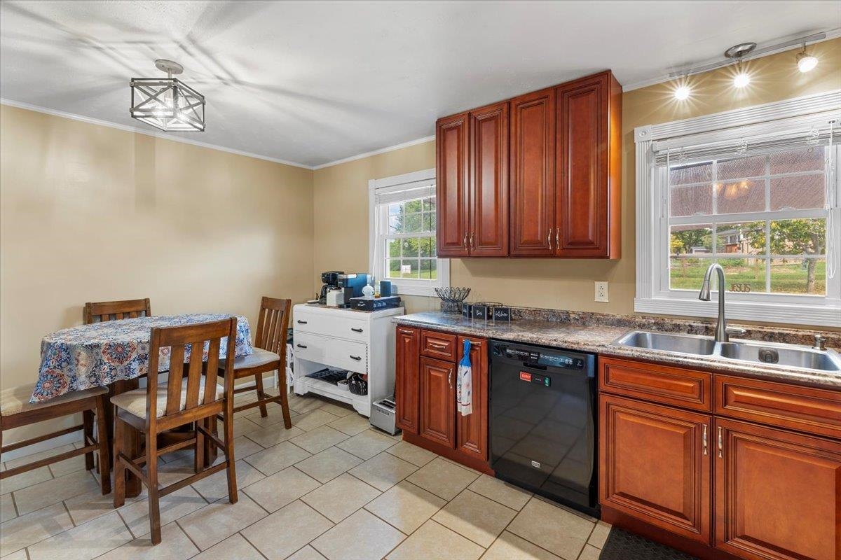 5664 Cleburne Boulevard