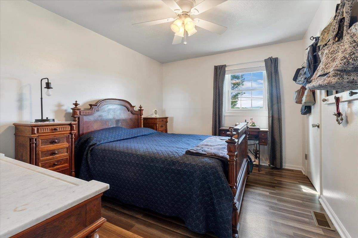 5664 Cleburne Boulevard