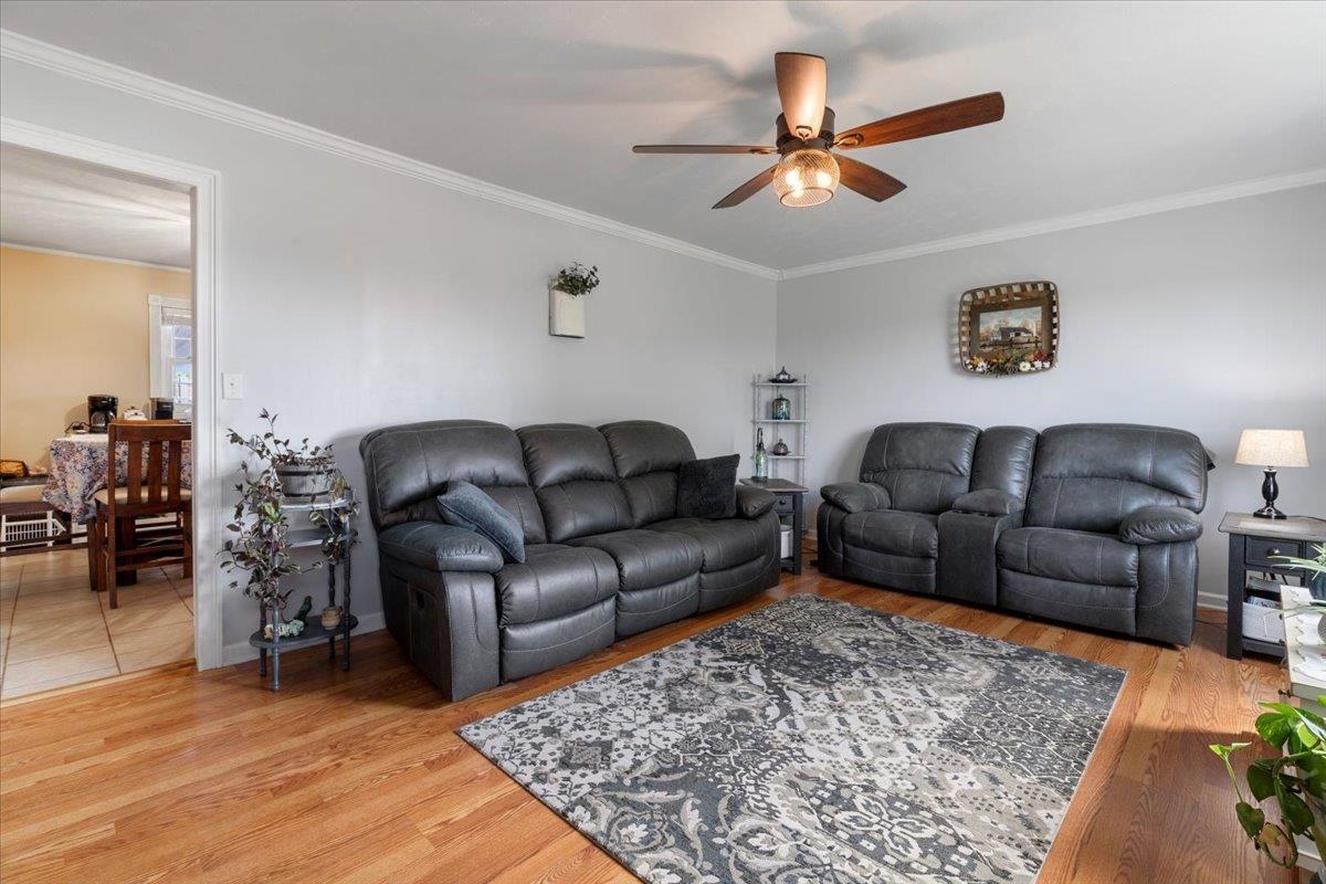 5664 Cleburne Boulevard