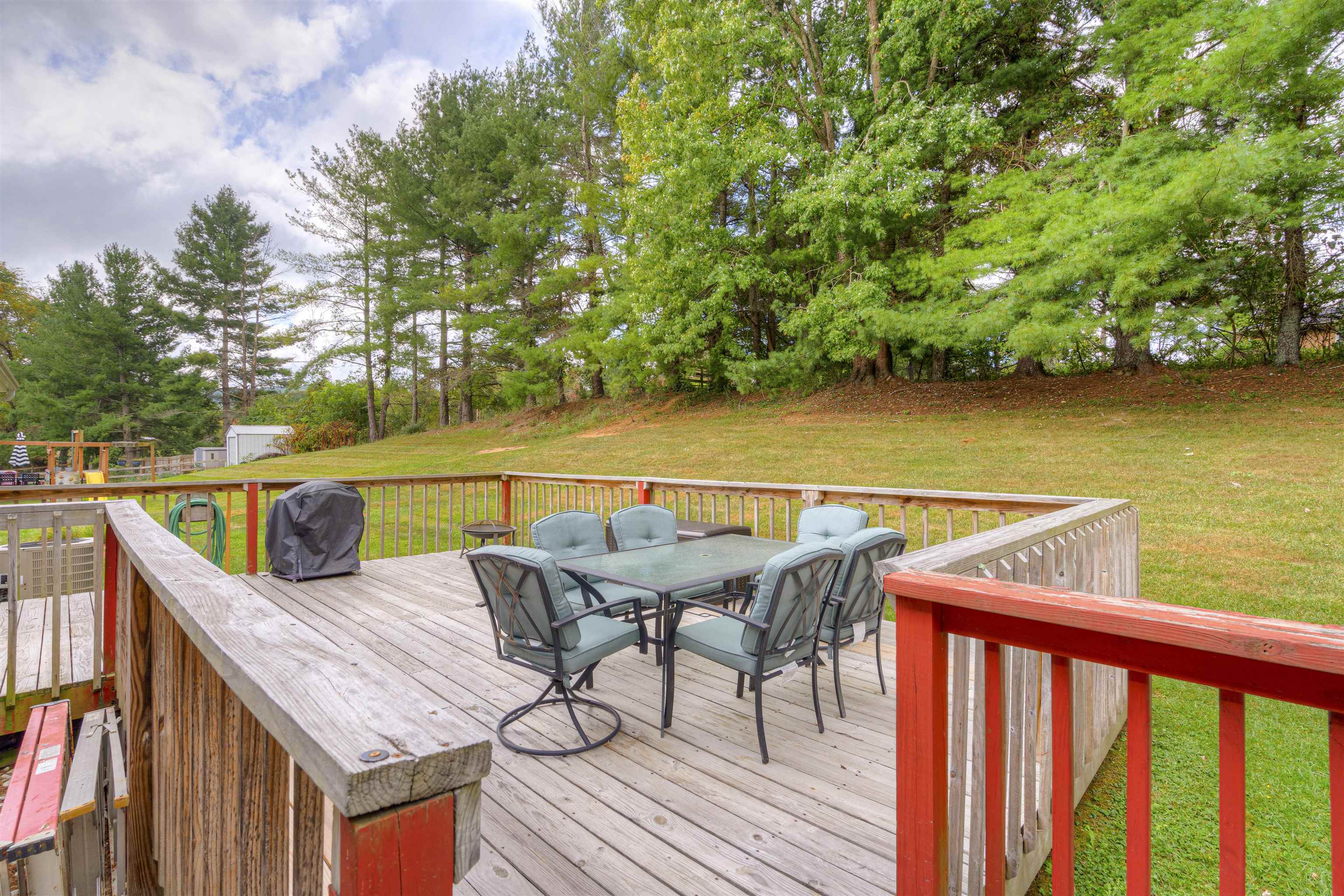 1349 MOCKINGBIRD Drive