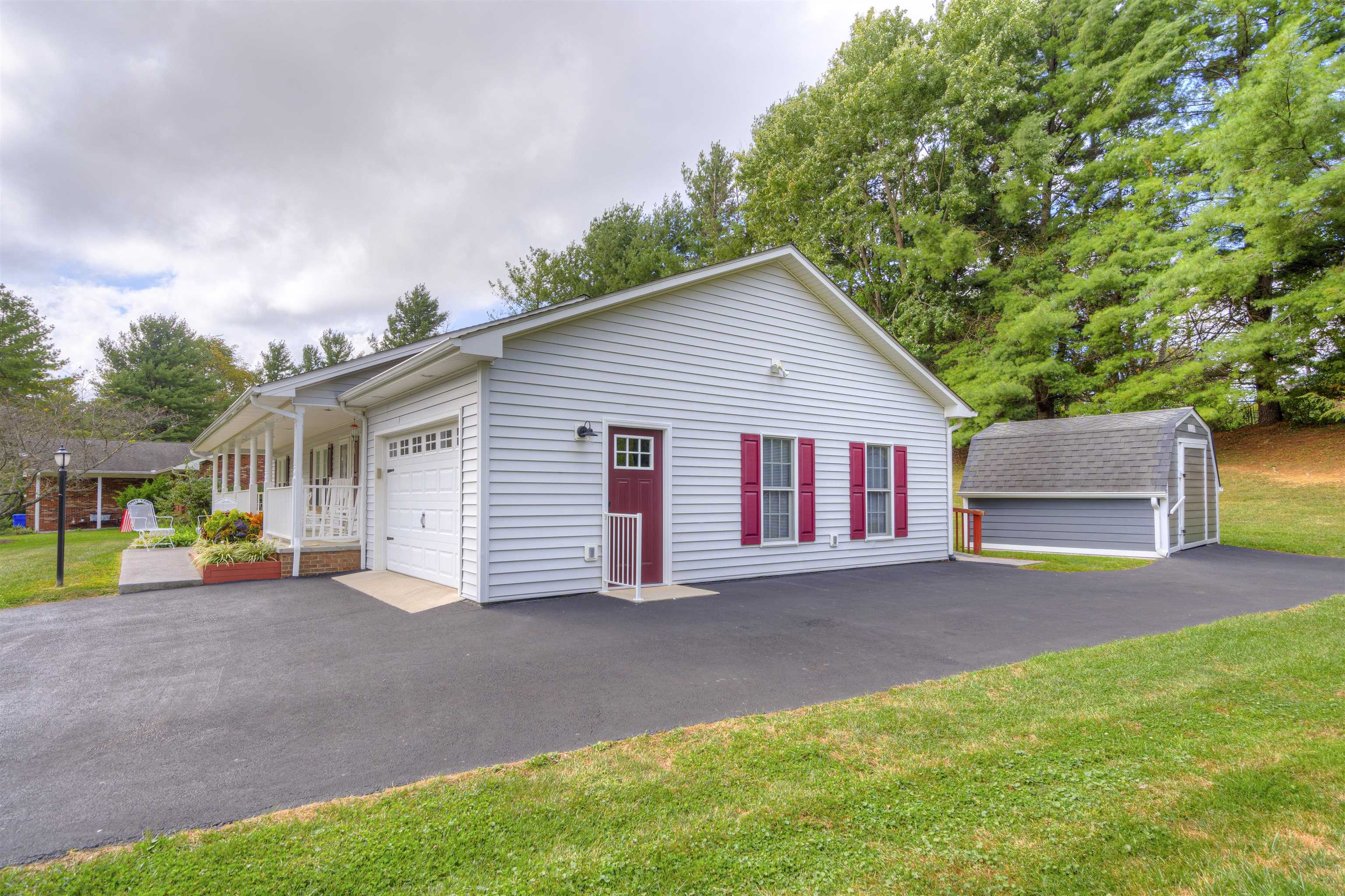 1349 MOCKINGBIRD Drive
