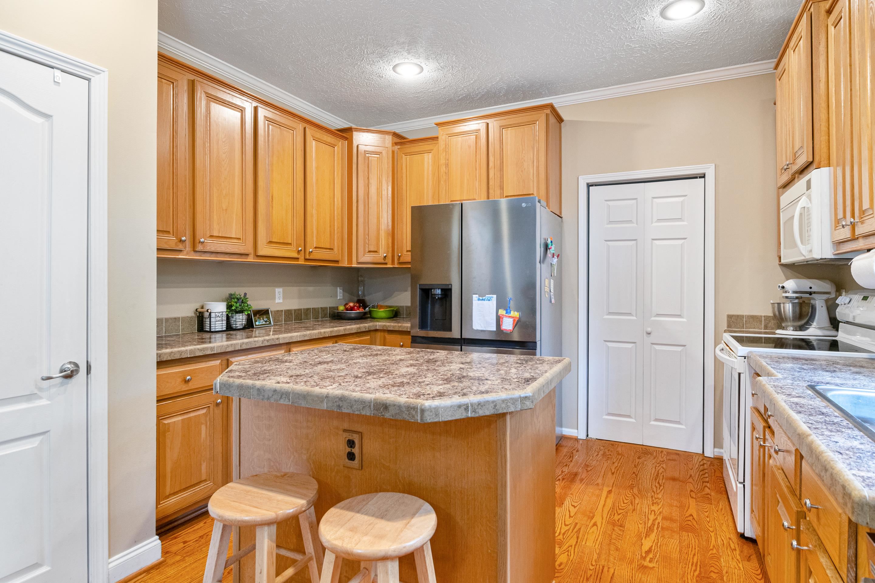 2893 SPRING HOUSE Road