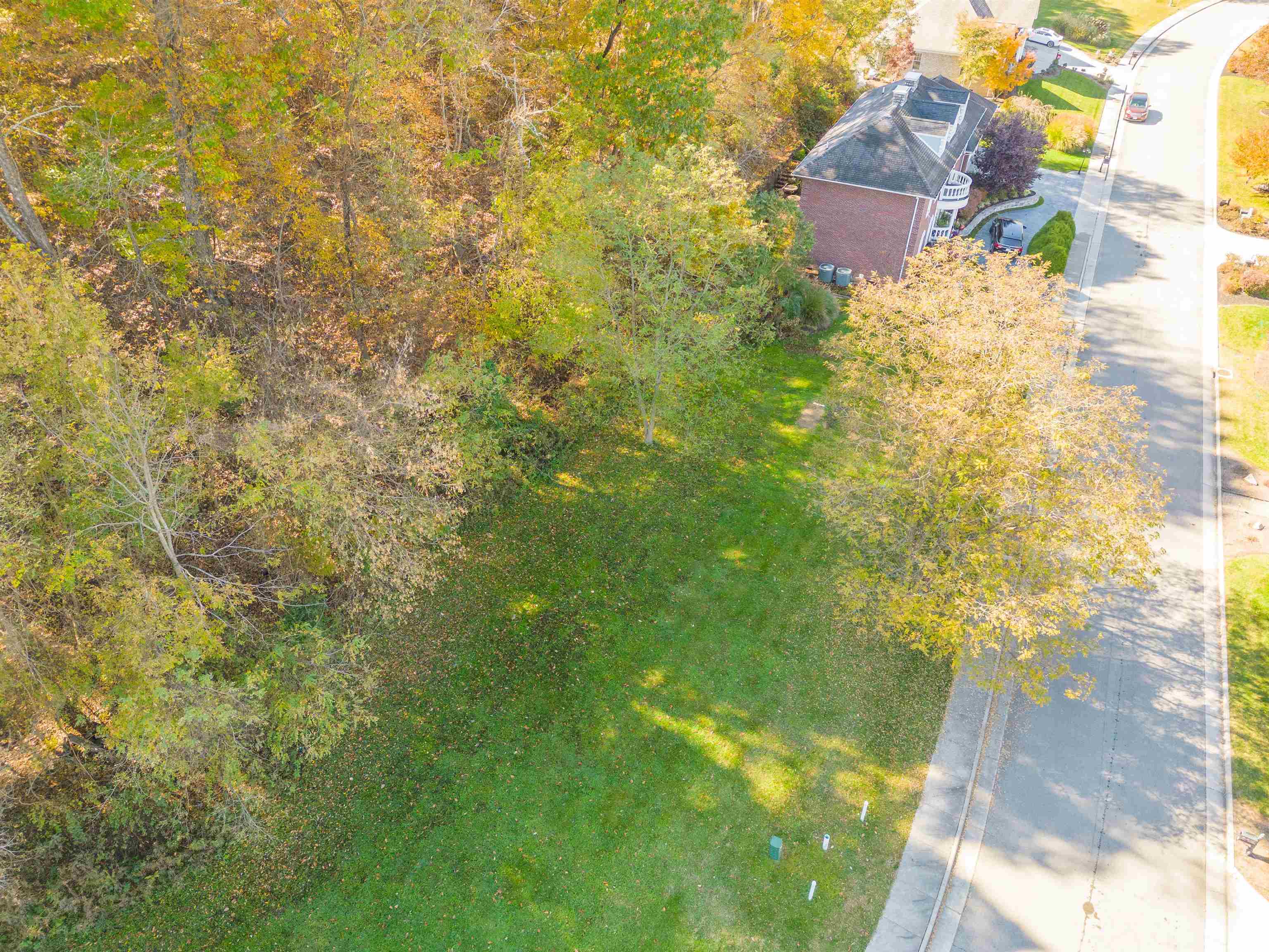 8327 SAWGRASS Way