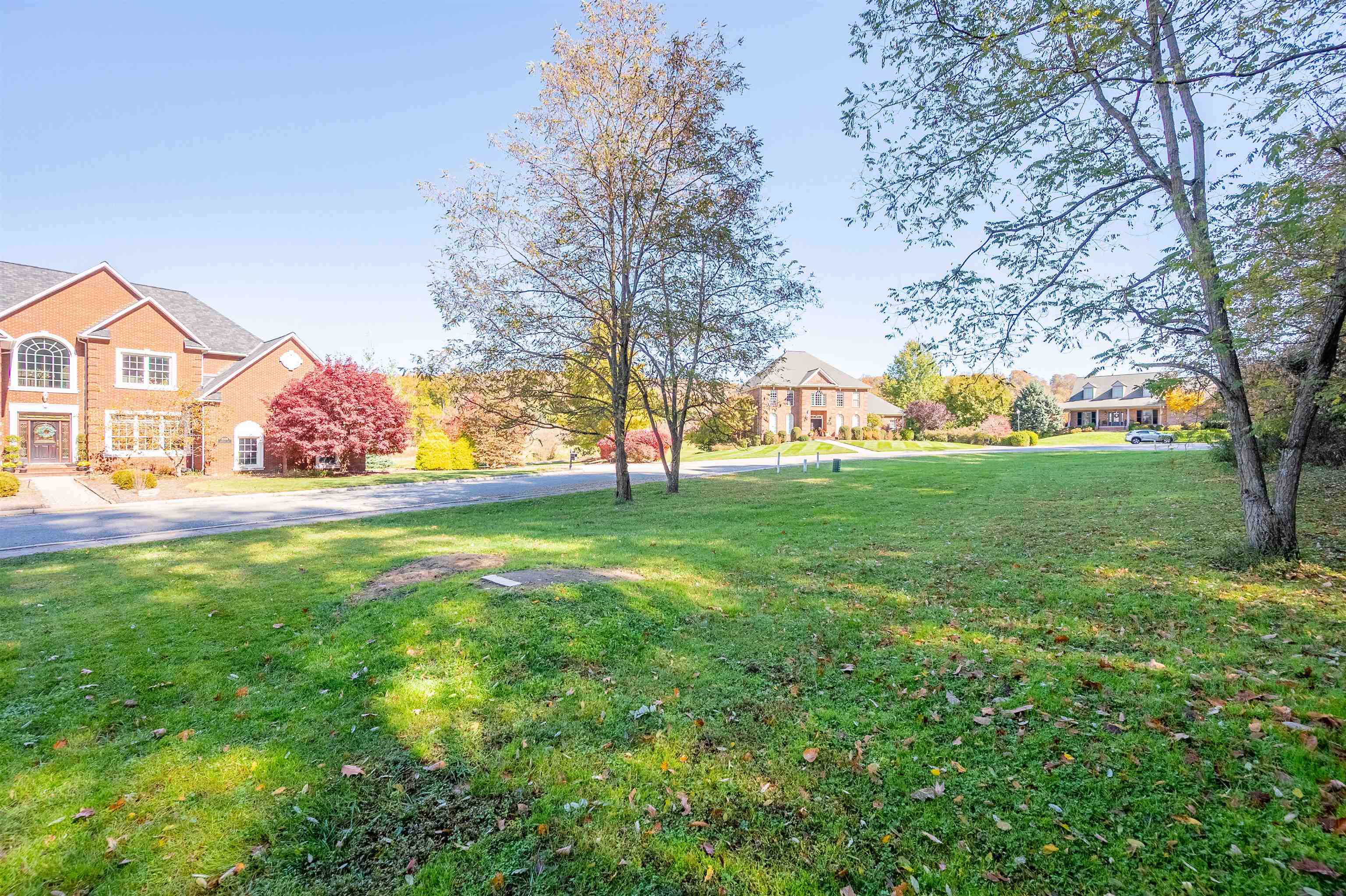 8327 SAWGRASS Way