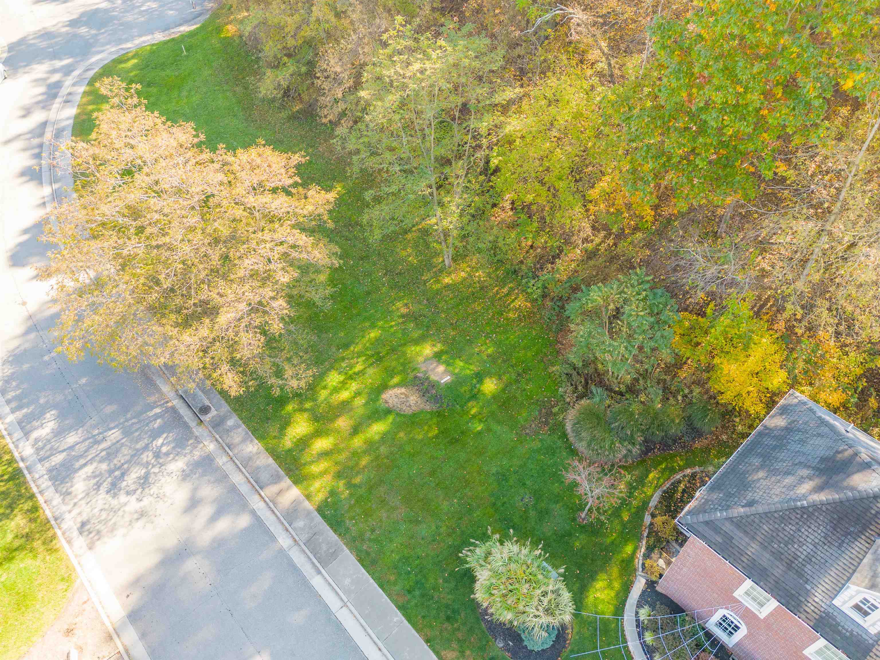 8327 SAWGRASS Way