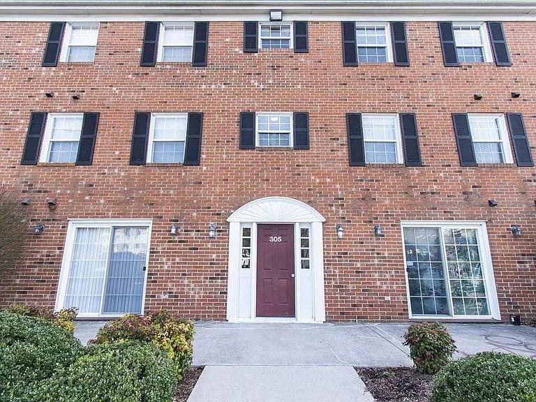 305 #614 Loudon Road 614