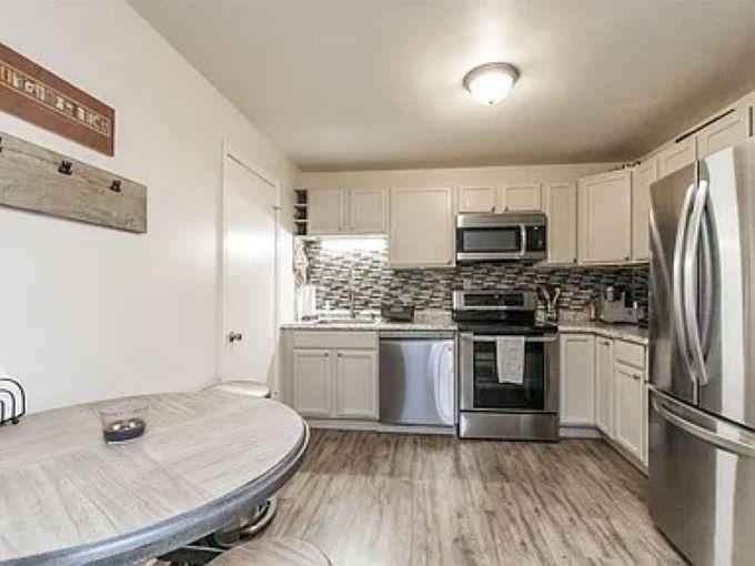 305 #614 Loudon Road 614