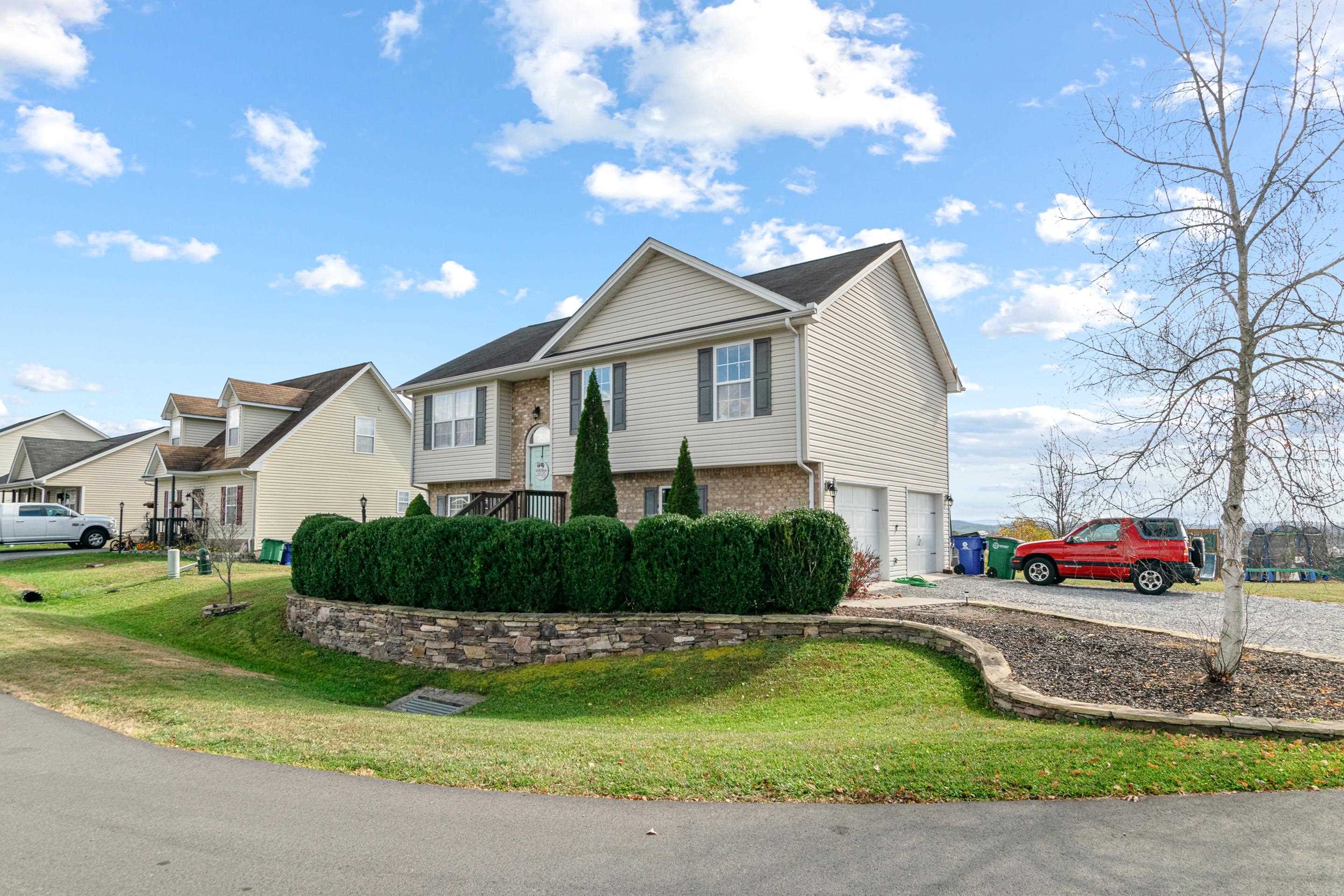 1135 NEW VILLAGE Drive NW