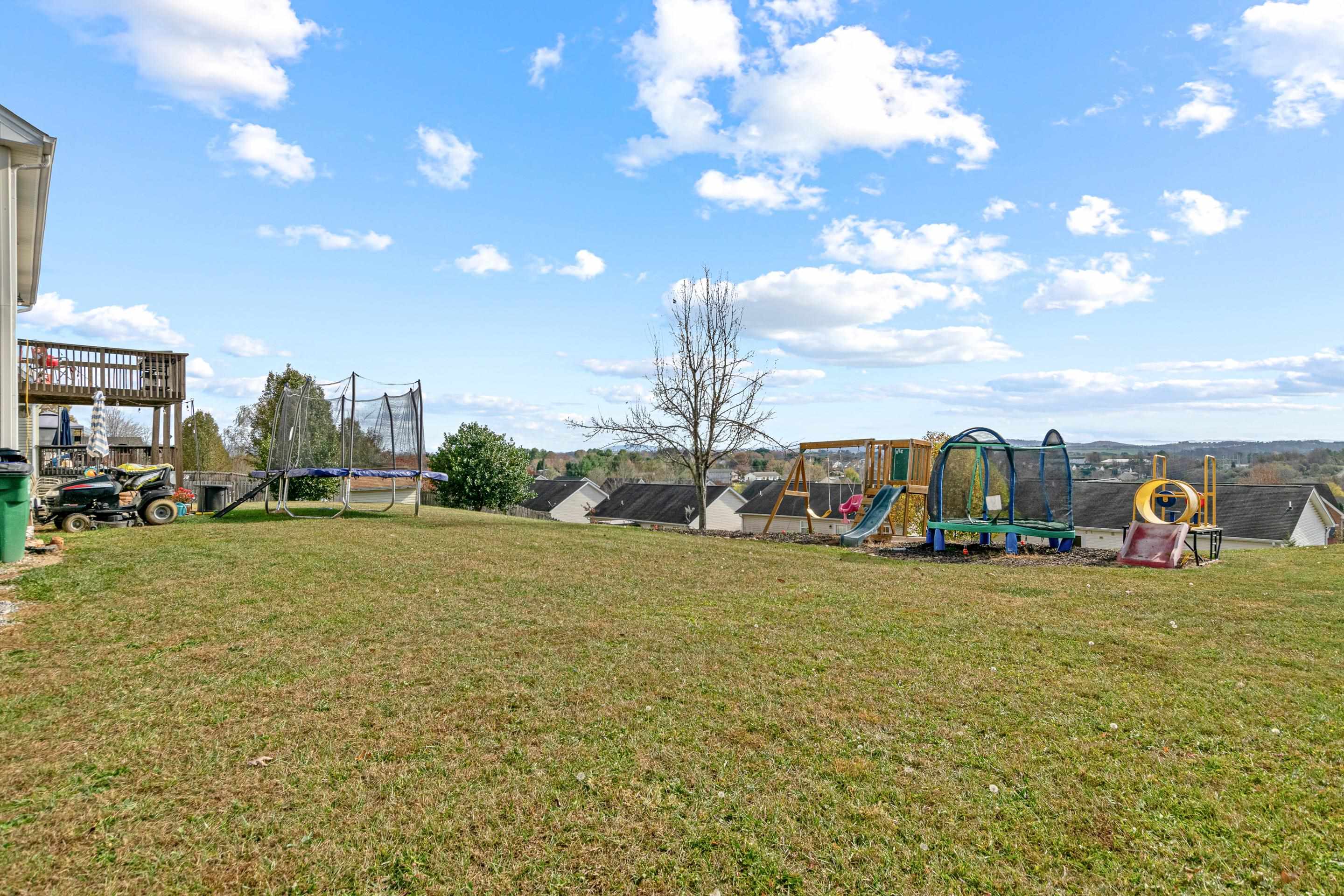 1135 NEW VILLAGE Drive NW