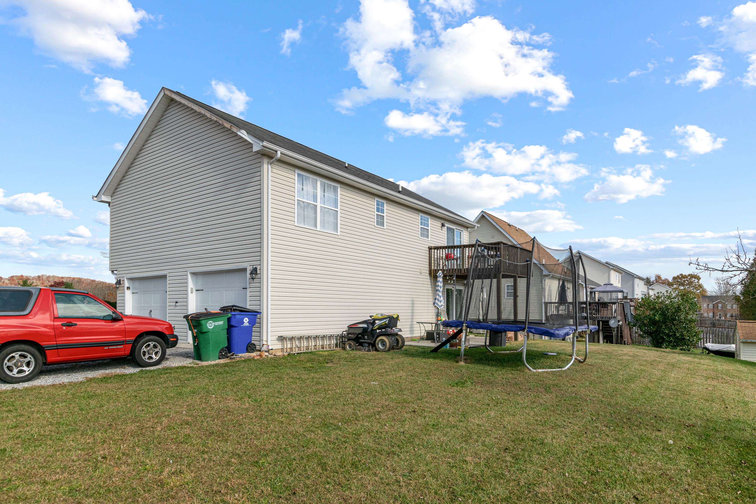 1135 NEW VILLAGE Drive NW