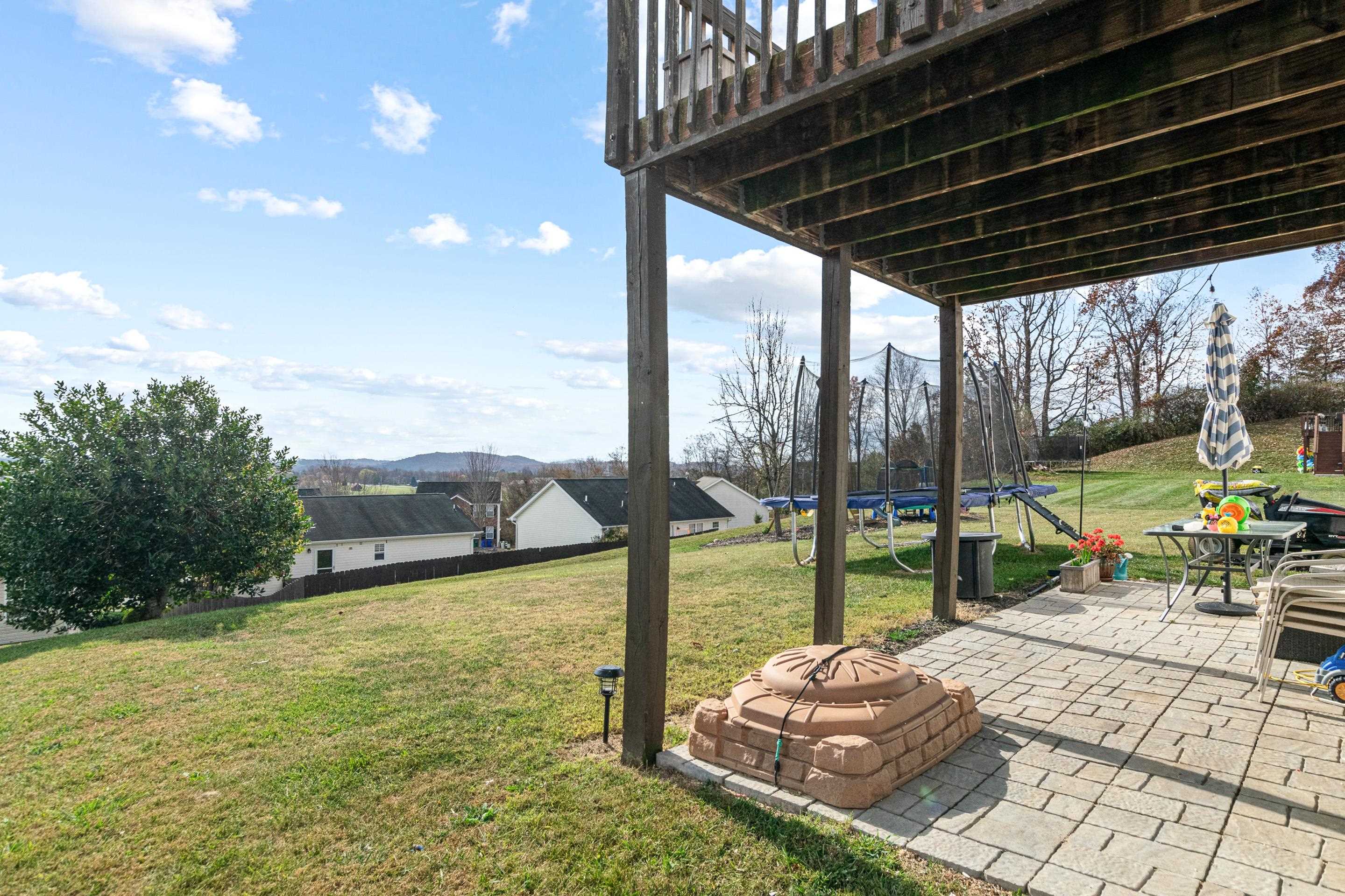 1135 NEW VILLAGE Drive NW