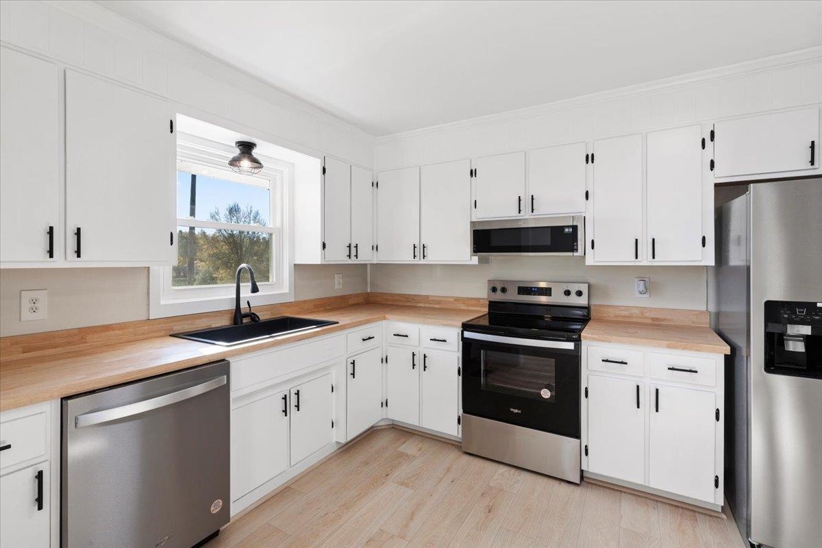 855 MOUNTAIN VIEW Drive