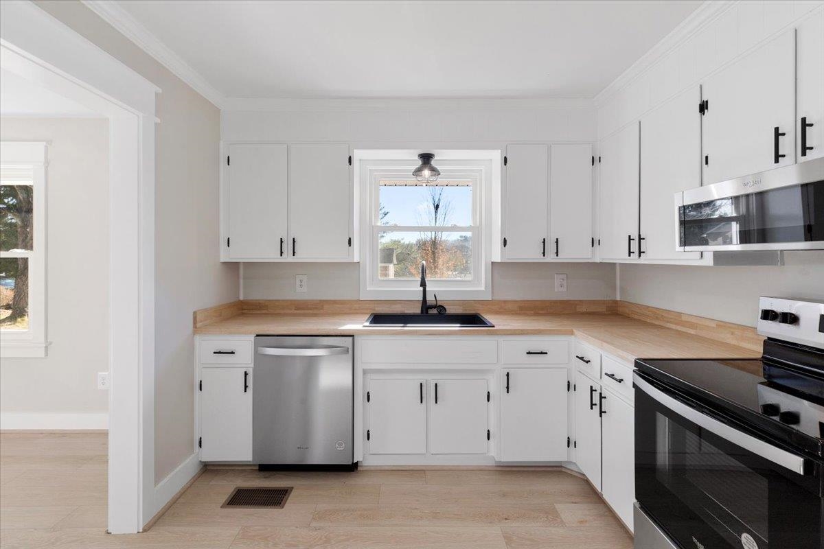 855 MOUNTAIN VIEW Drive